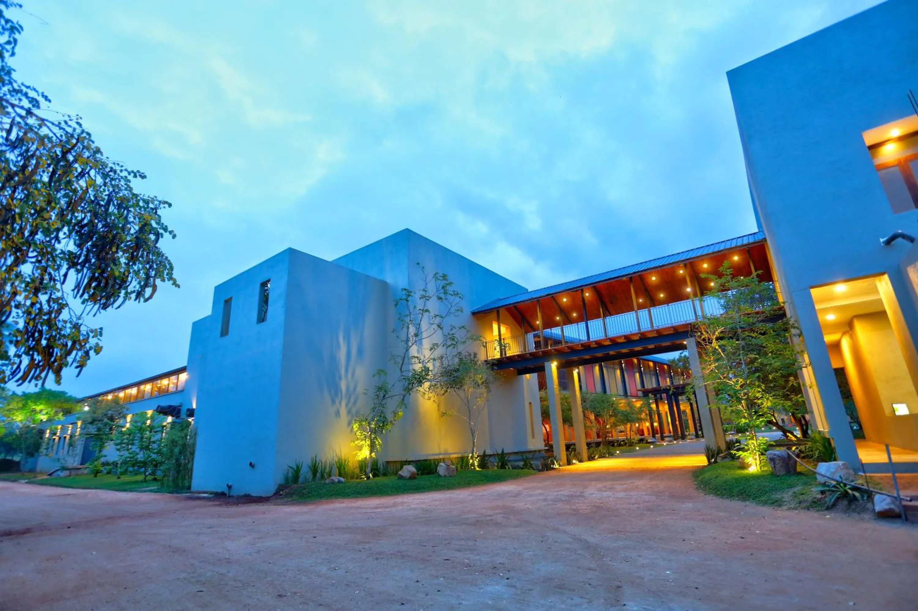 Tropical Life Resort and Spa