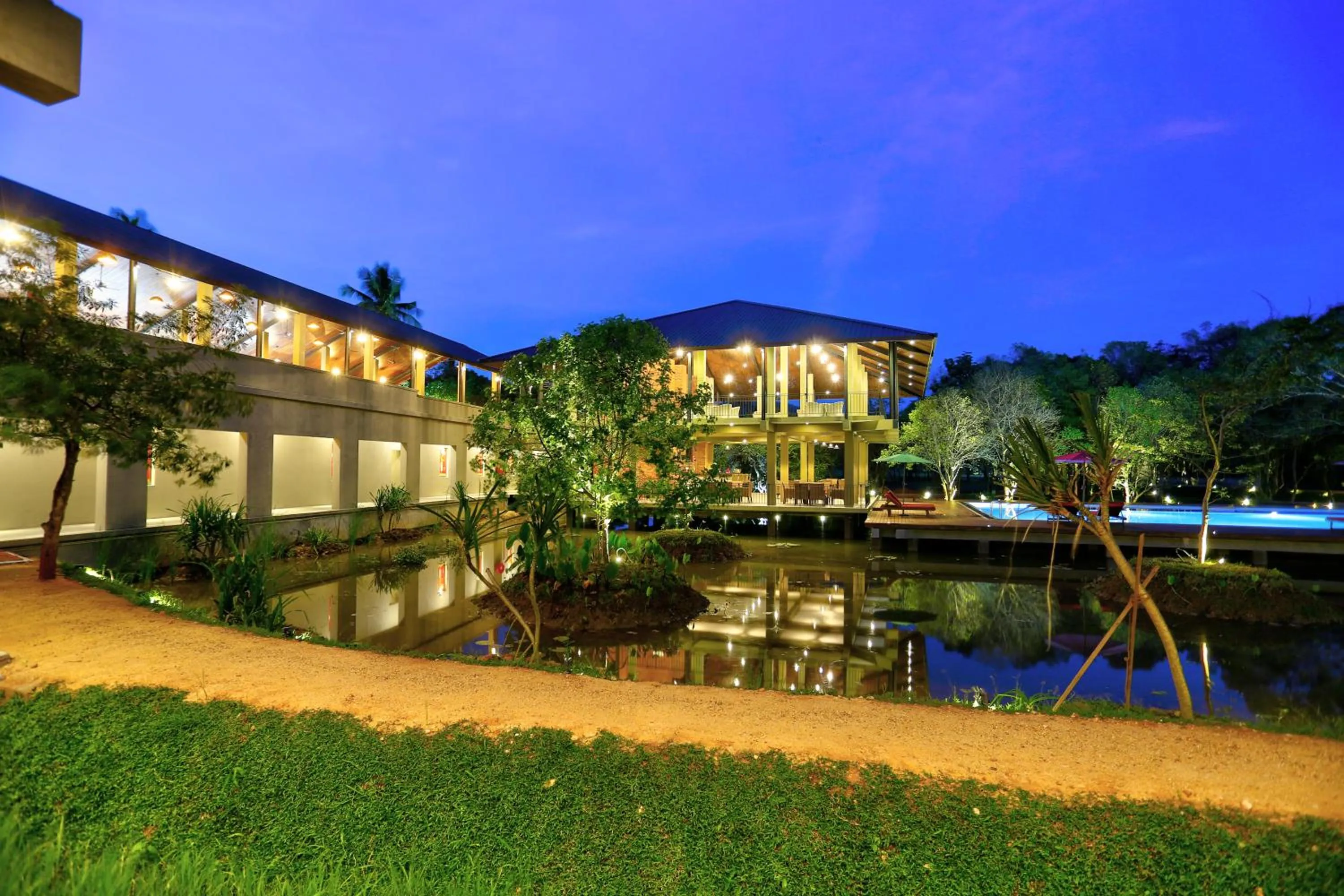 Tropical Life Resort and Spa