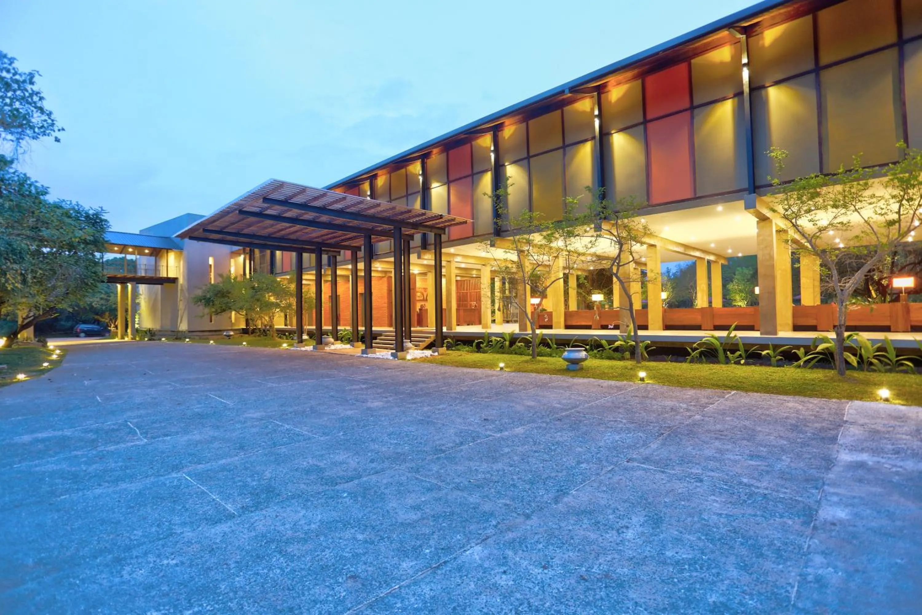 Tropical Life Resort and Spa