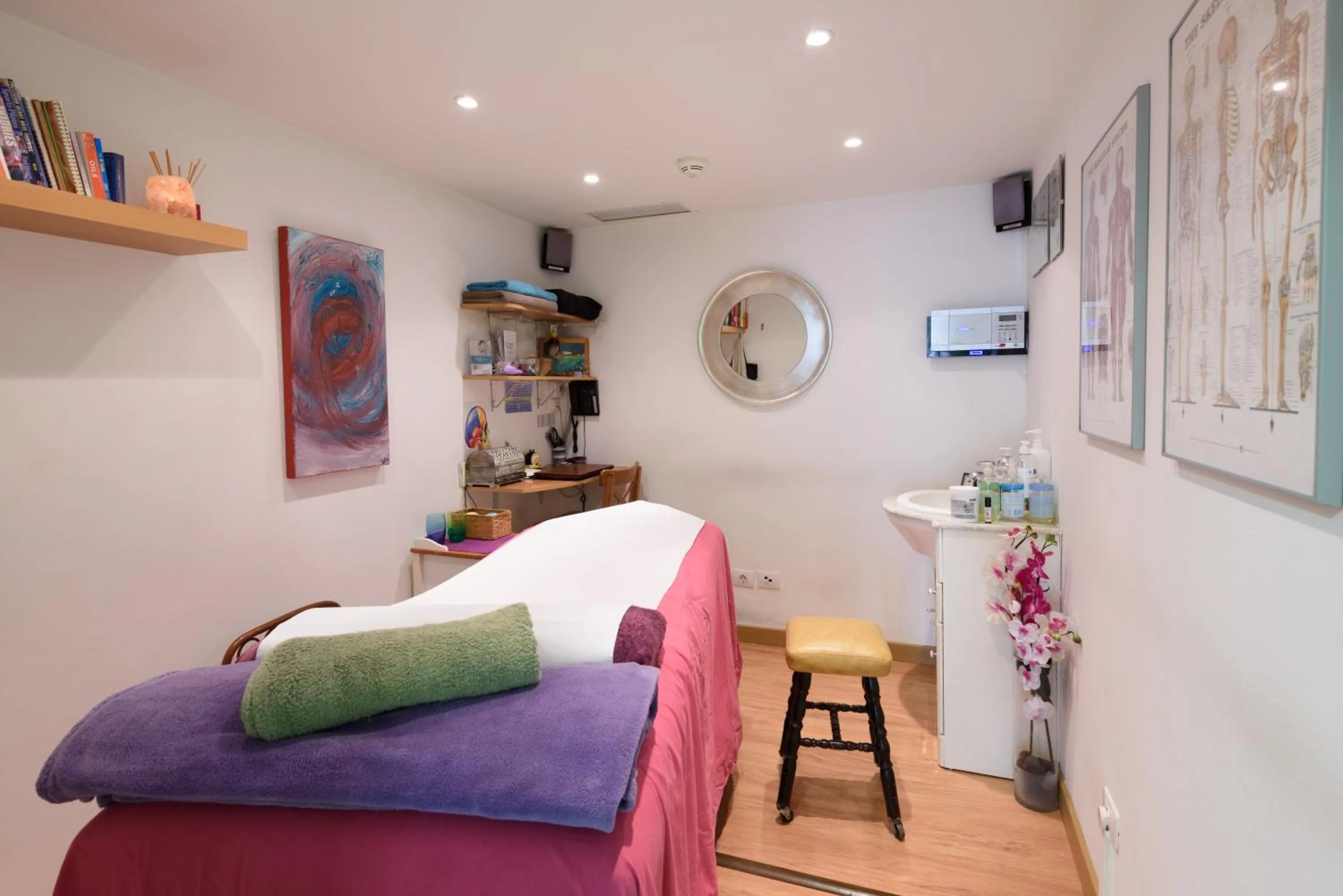 Massage, Bed in Ona Pearly Grey