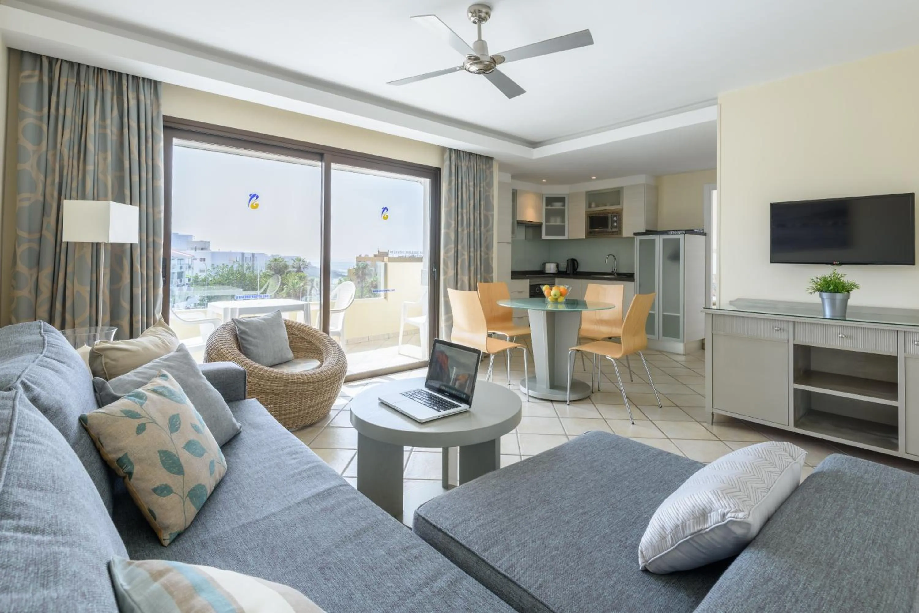 Living room in Ona Pearly Grey