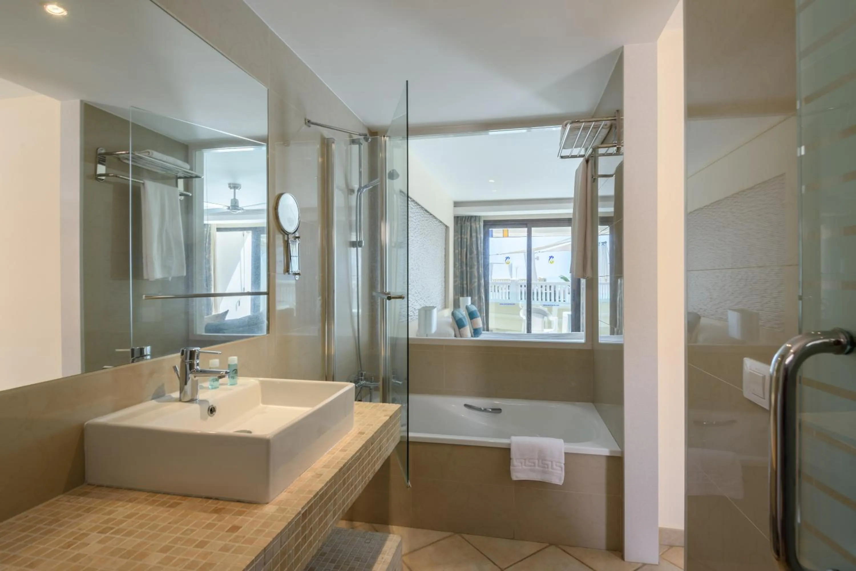 Bathroom in Ona Pearly Grey