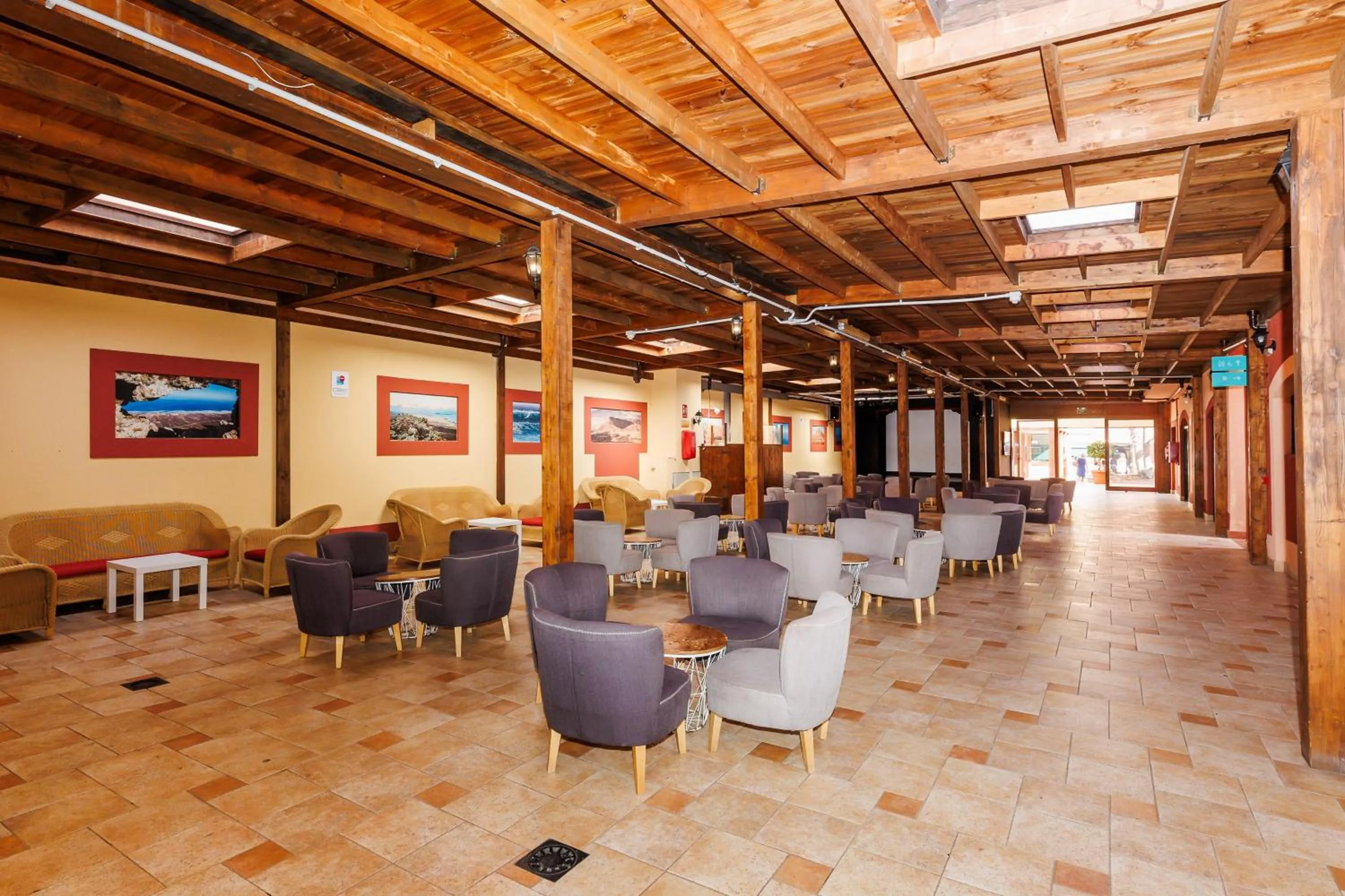 Lounge or bar in BLUESEA Aloe Corralejo