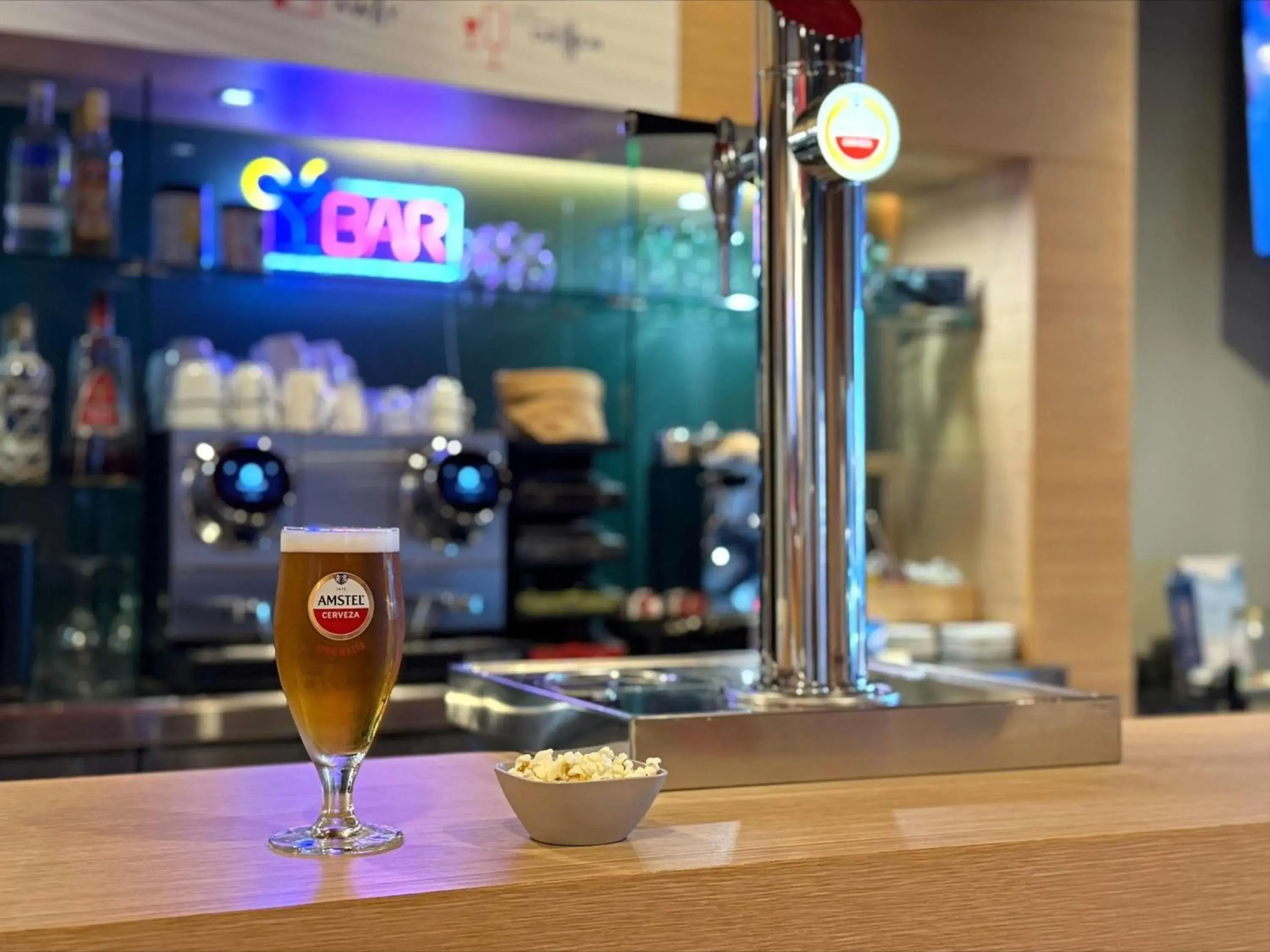 Lounge or bar in Ibis Madrid Centro las Ventas Lounge or bar in Ibis Madrid Centro las Ventas