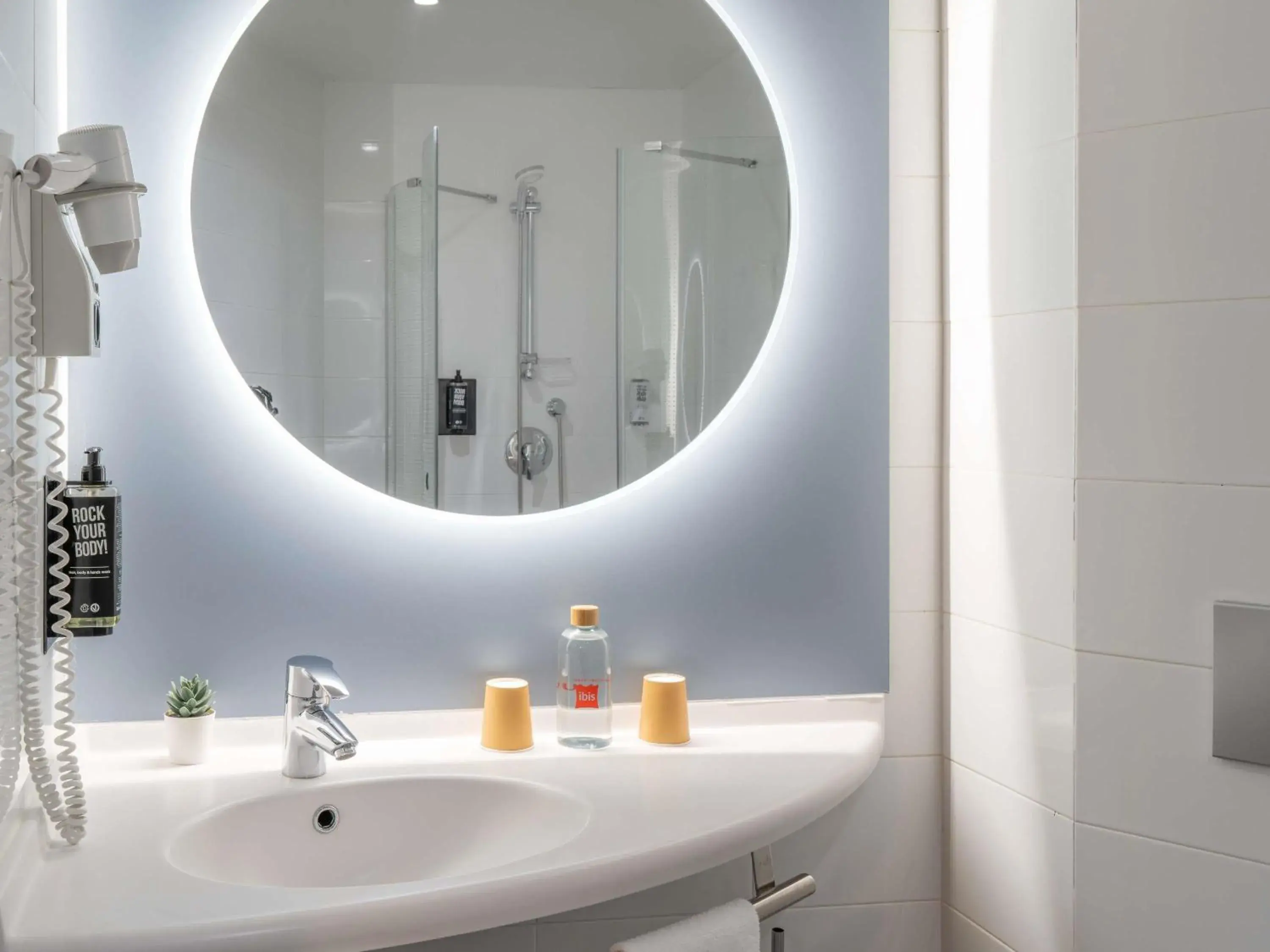 Bedroom in Ibis Madrid Centro las Ventas Bedroom in Ibis Madrid Centro las Ventas