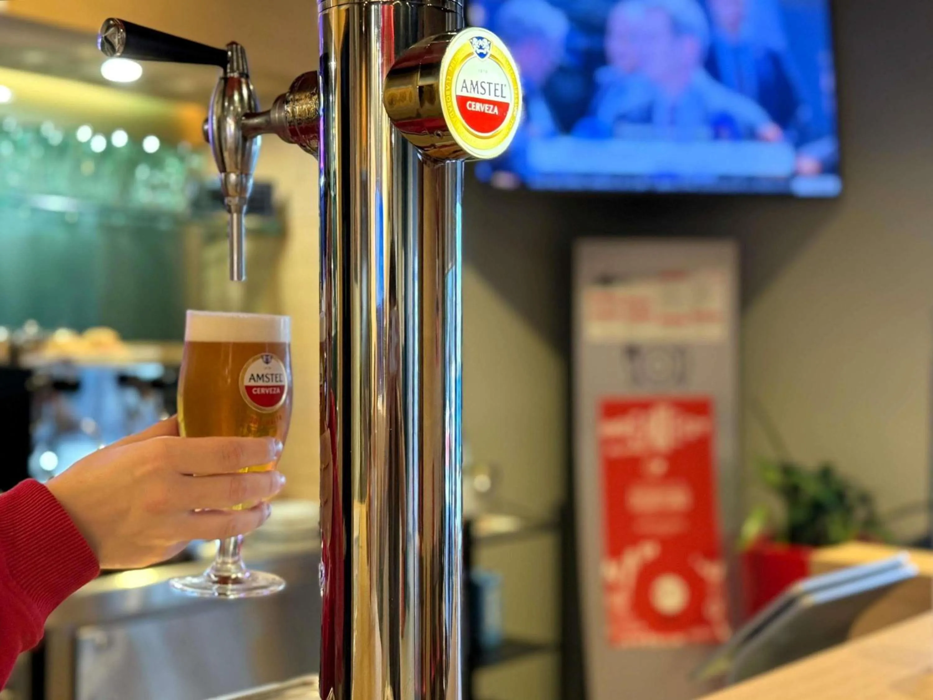 Lounge or bar in Ibis Madrid Centro las Ventas