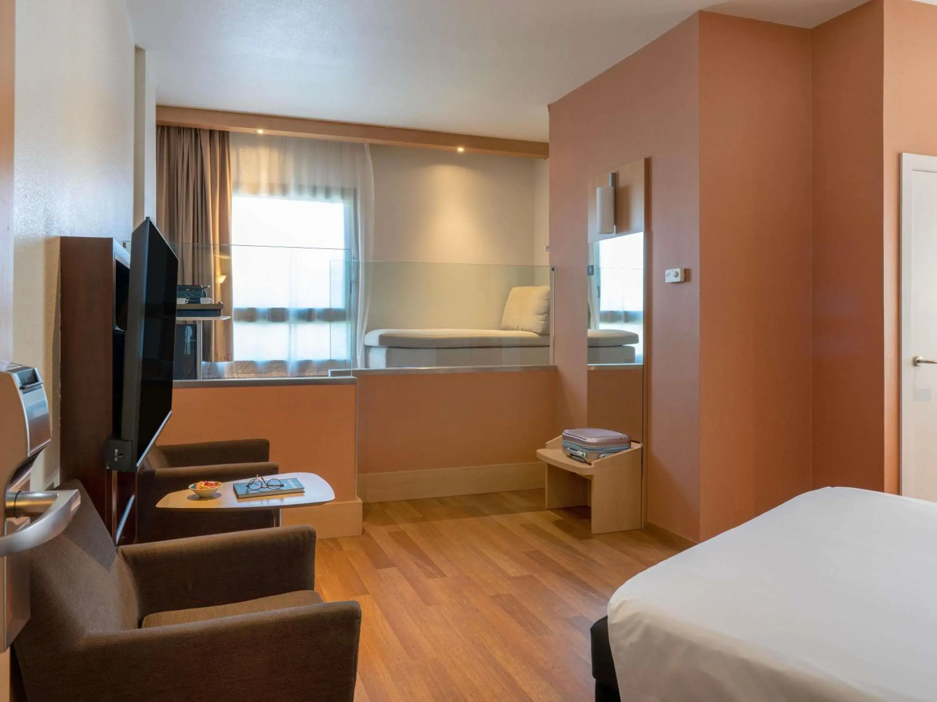 Bedroom, Bed in Ibis Madrid Centro las Ventas Bedroom, Bed in Ibis Madrid Centro las Ventas