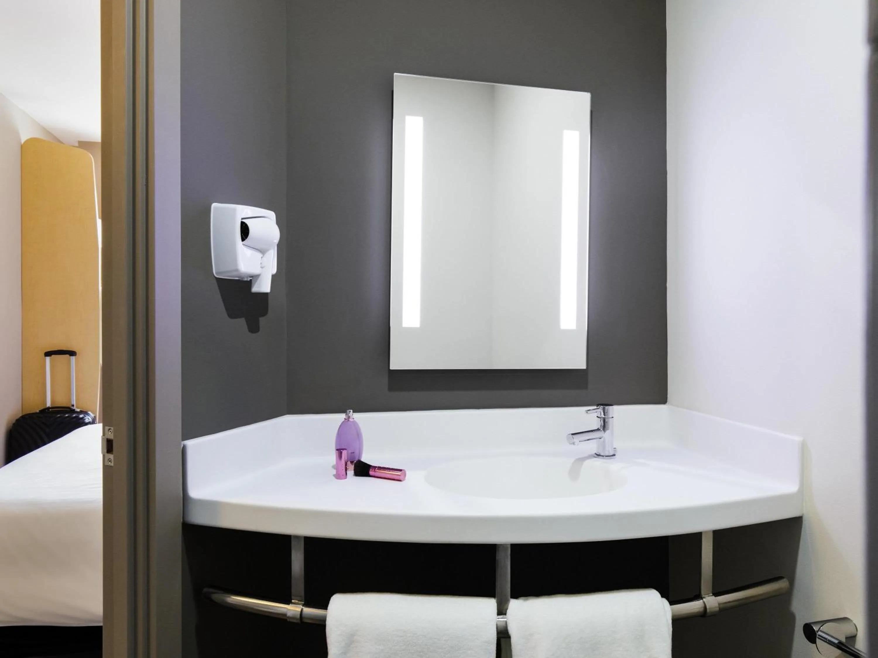 Bedroom, Bed in ibis Tijuana