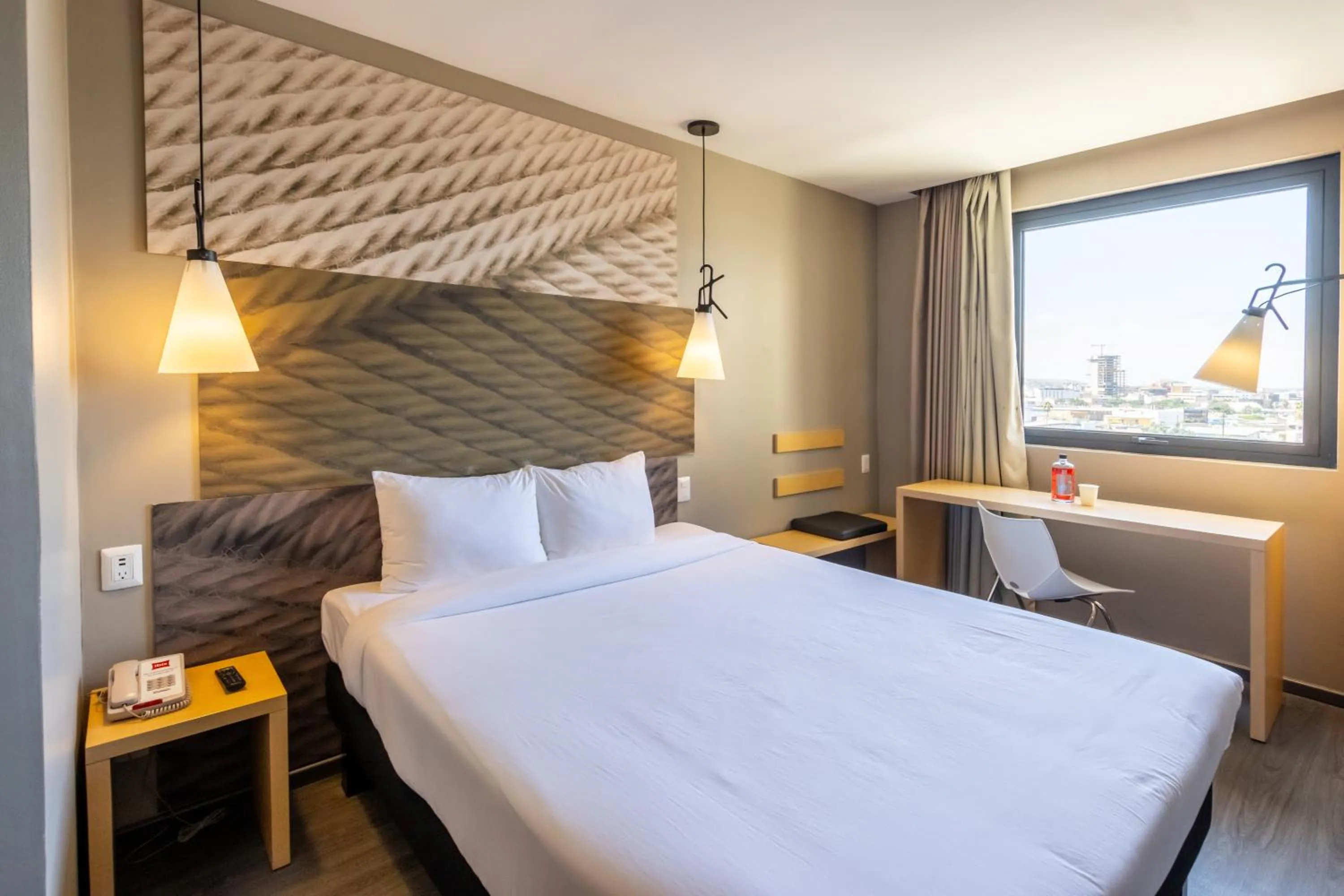 View (from property/room), Bed in ibis Tijuana