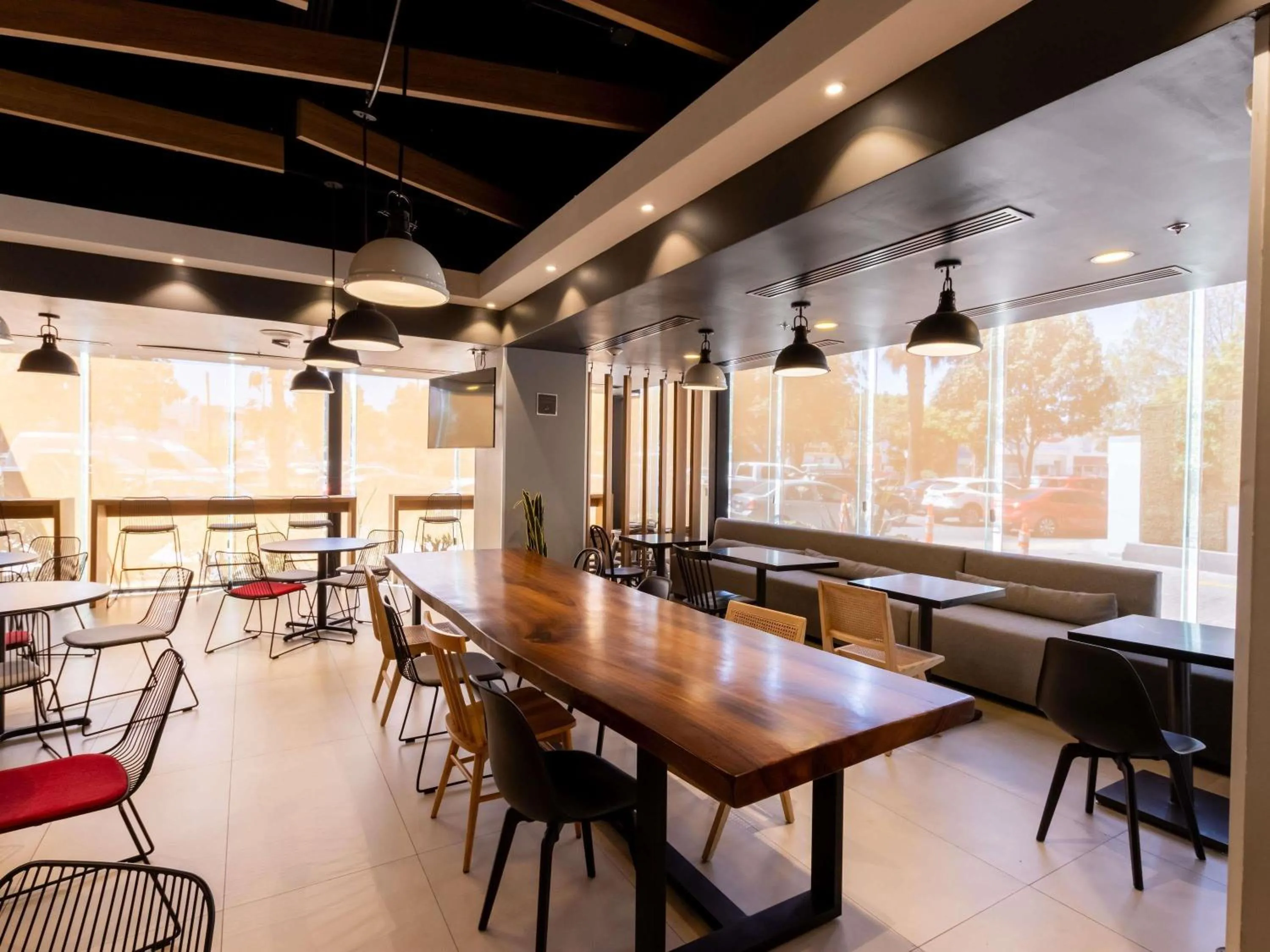 Restaurant/places to eat in ibis Tijuana