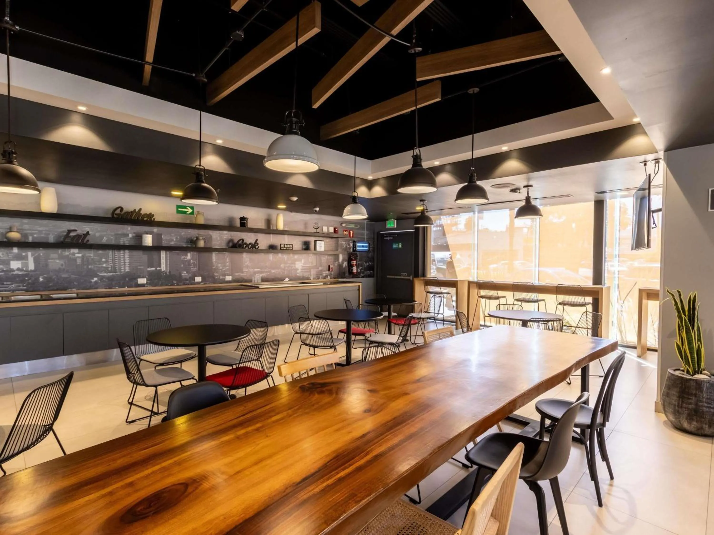 Restaurant/places to eat in ibis Tijuana