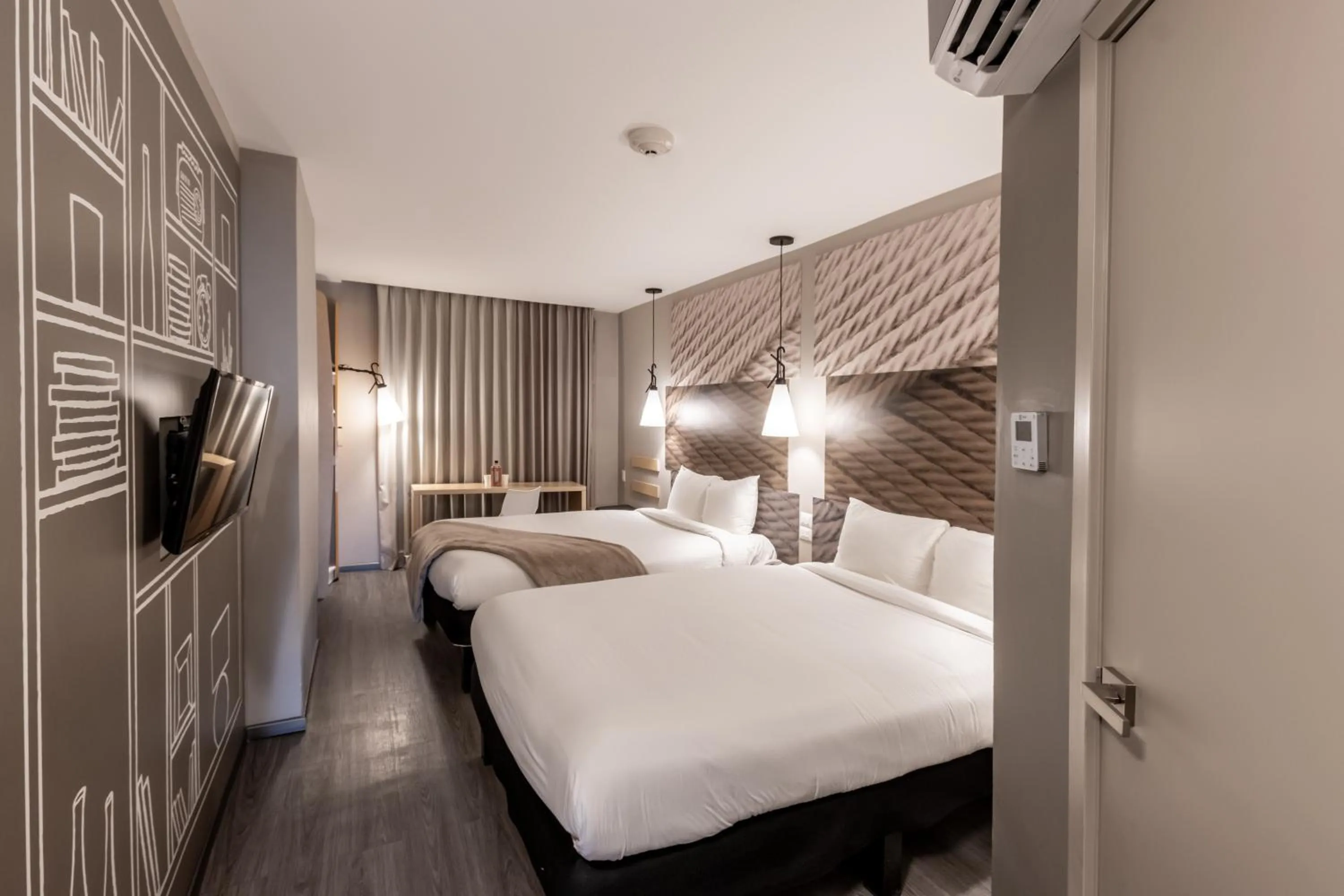 Bedroom, Bed in ibis Tijuana