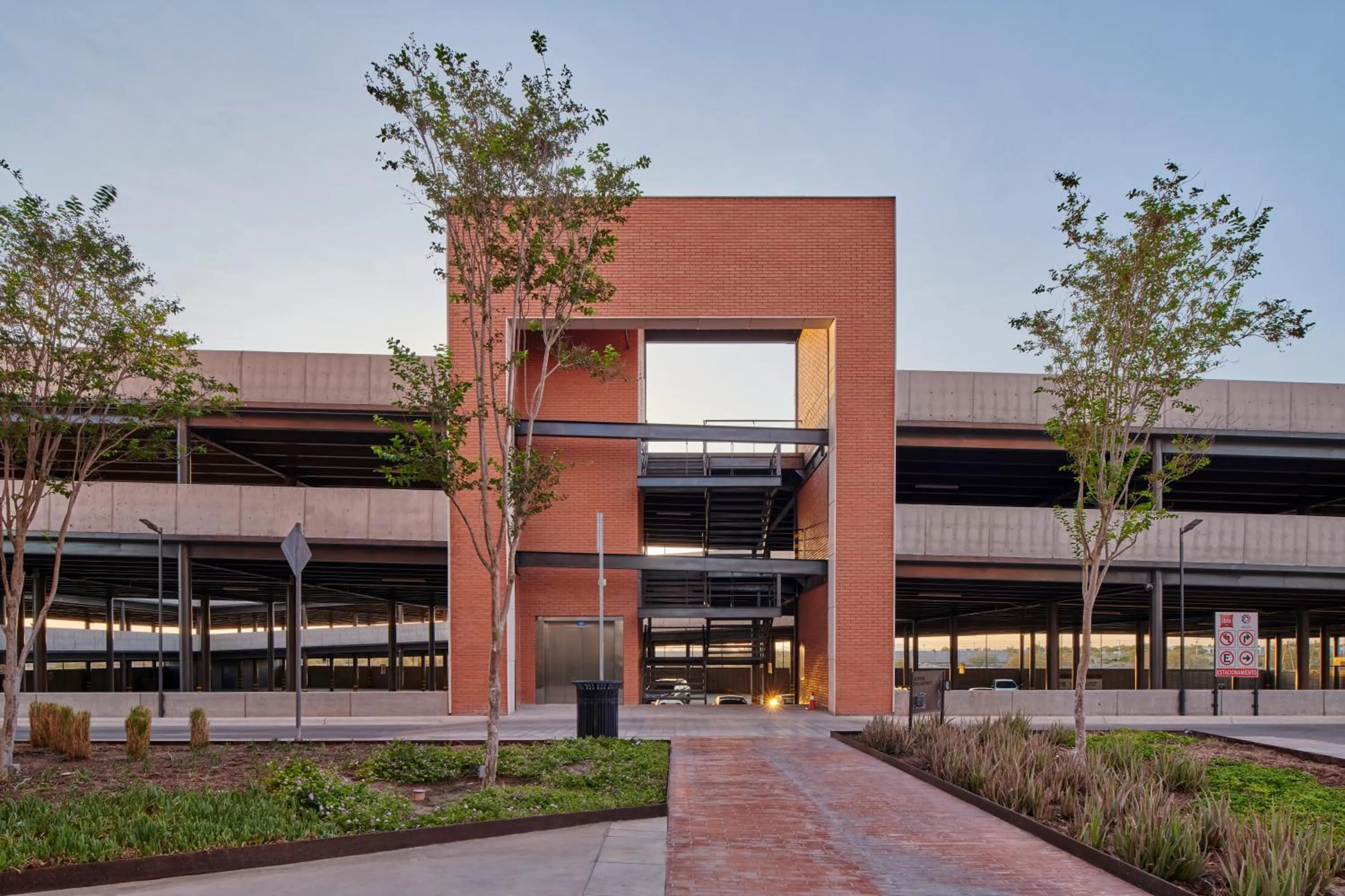 Parking in Ibis Torreon