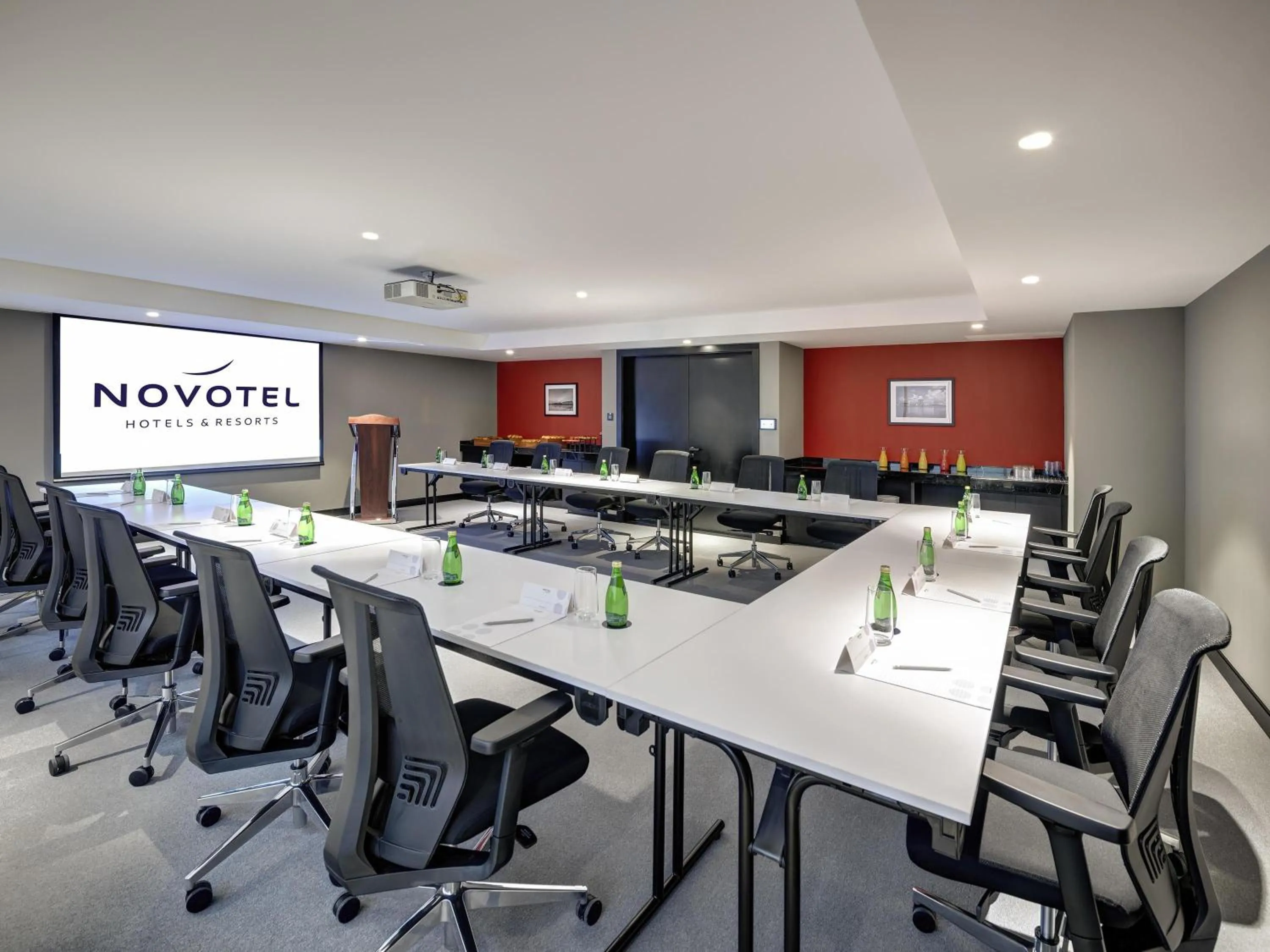 Meeting/conference room in Novotel Sharjah Expo Centre