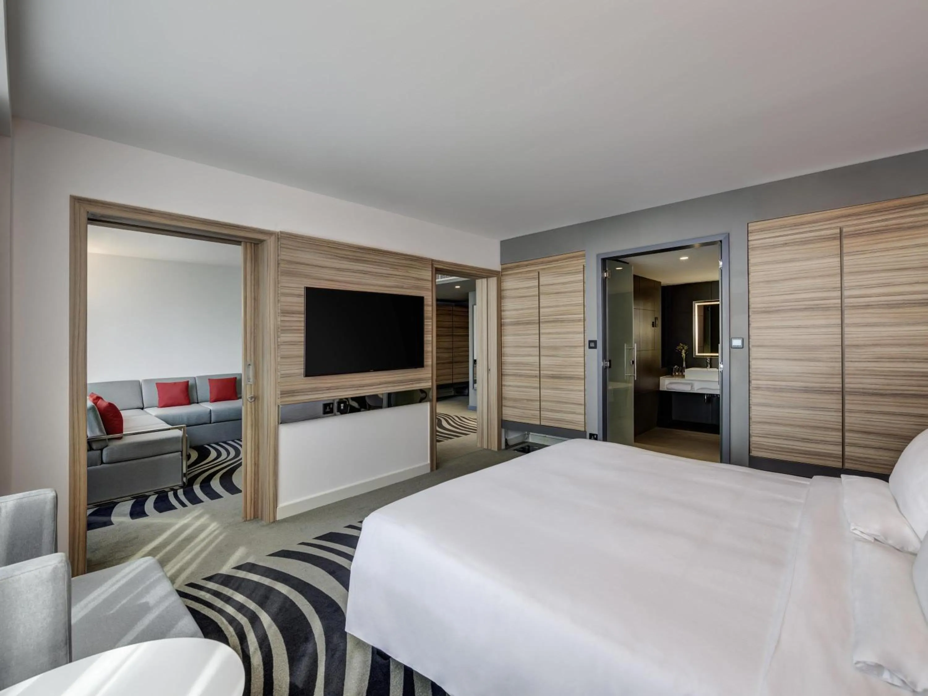 Bedroom, Bed in Novotel Sharjah Expo Centre