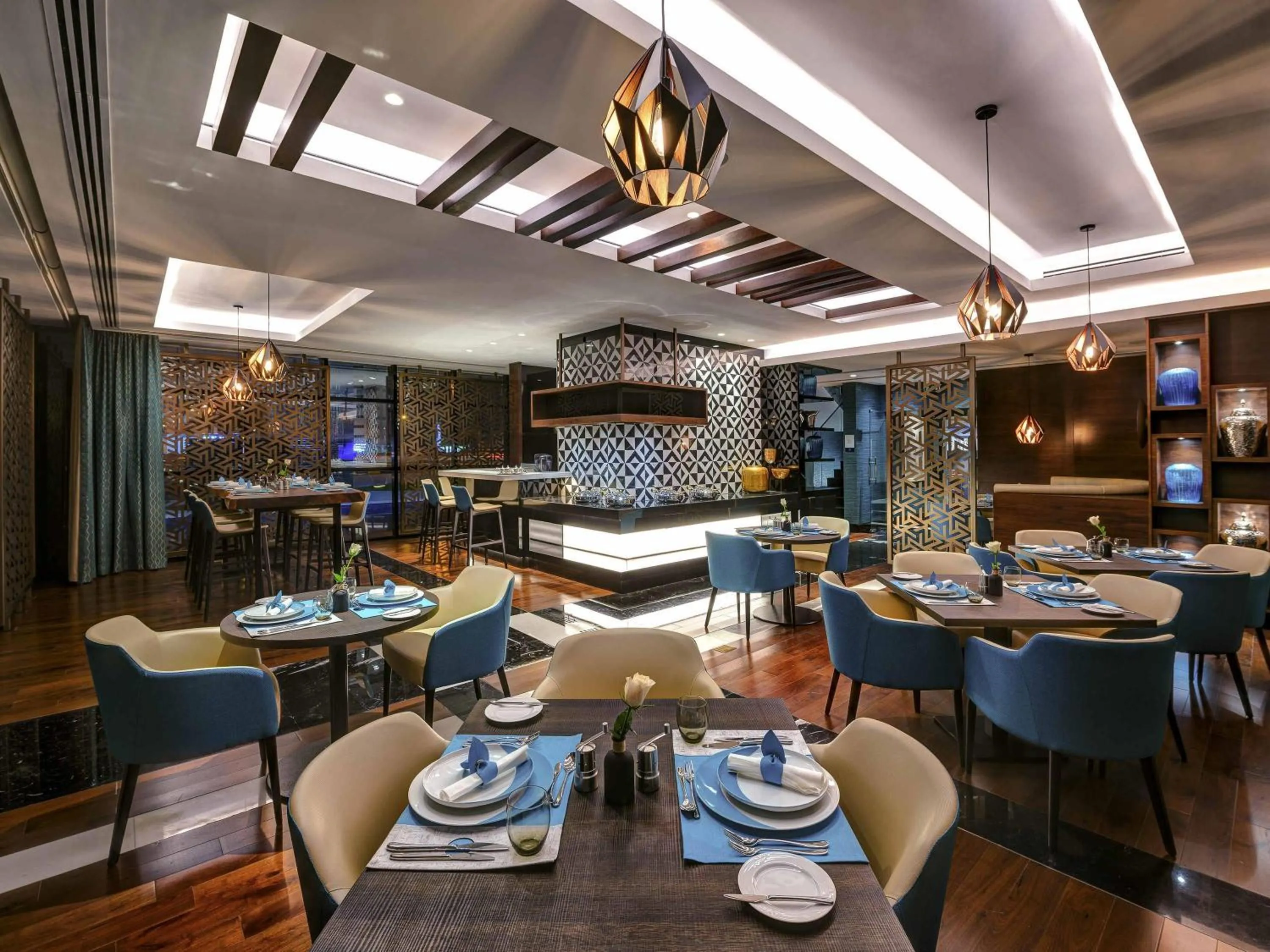 Restaurant/places to eat in Novotel Sharjah Expo Centre