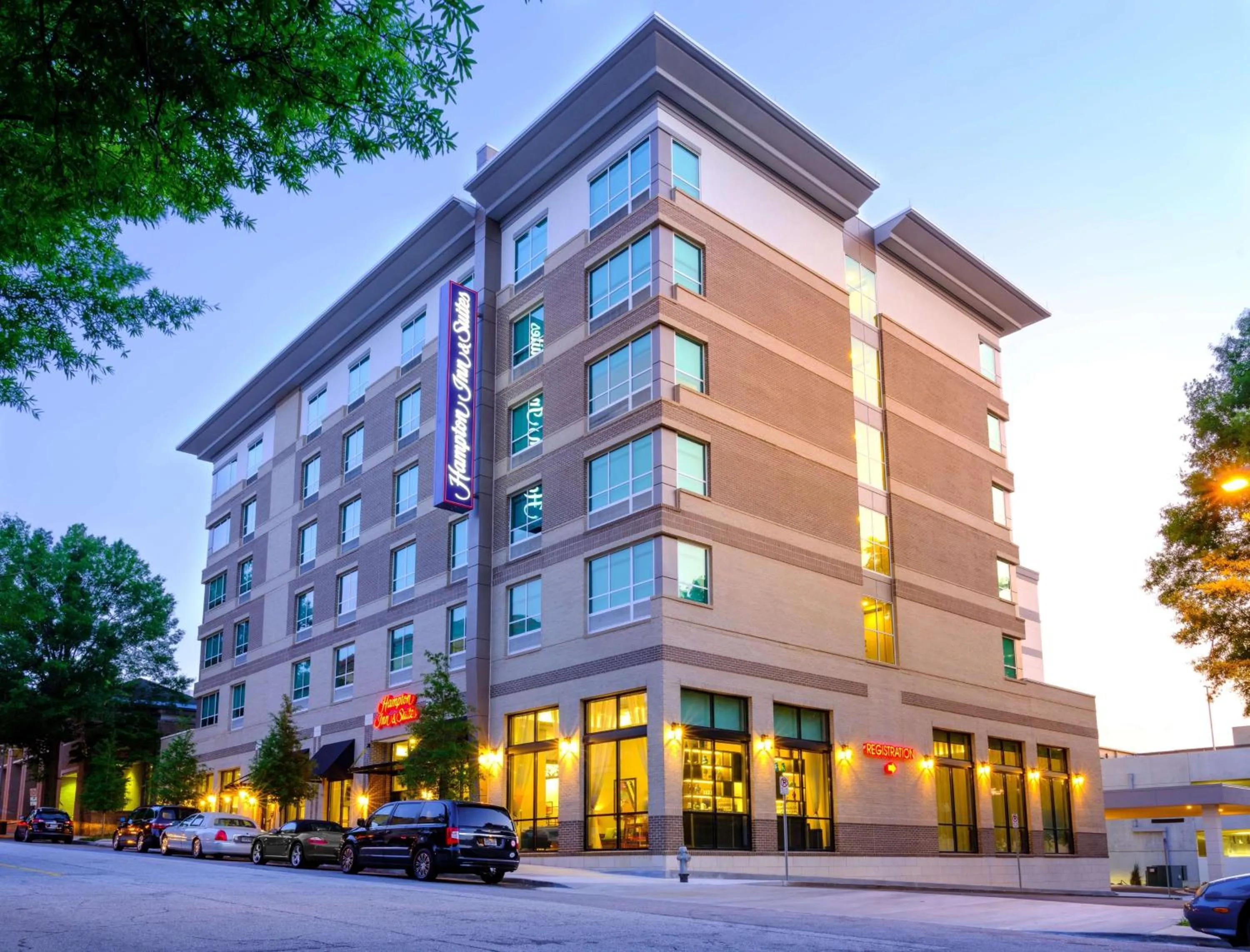 Property building in Hampton Inn & Suites Atlanta Decatur/Emory
