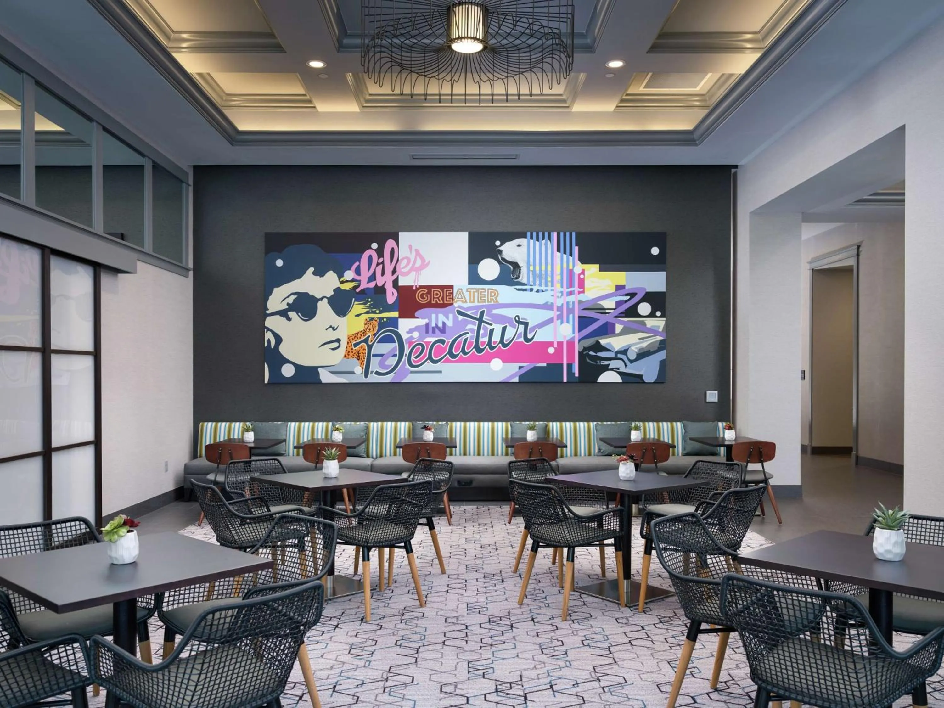 Dining area in Hampton Inn & Suites Atlanta Decatur/Emory