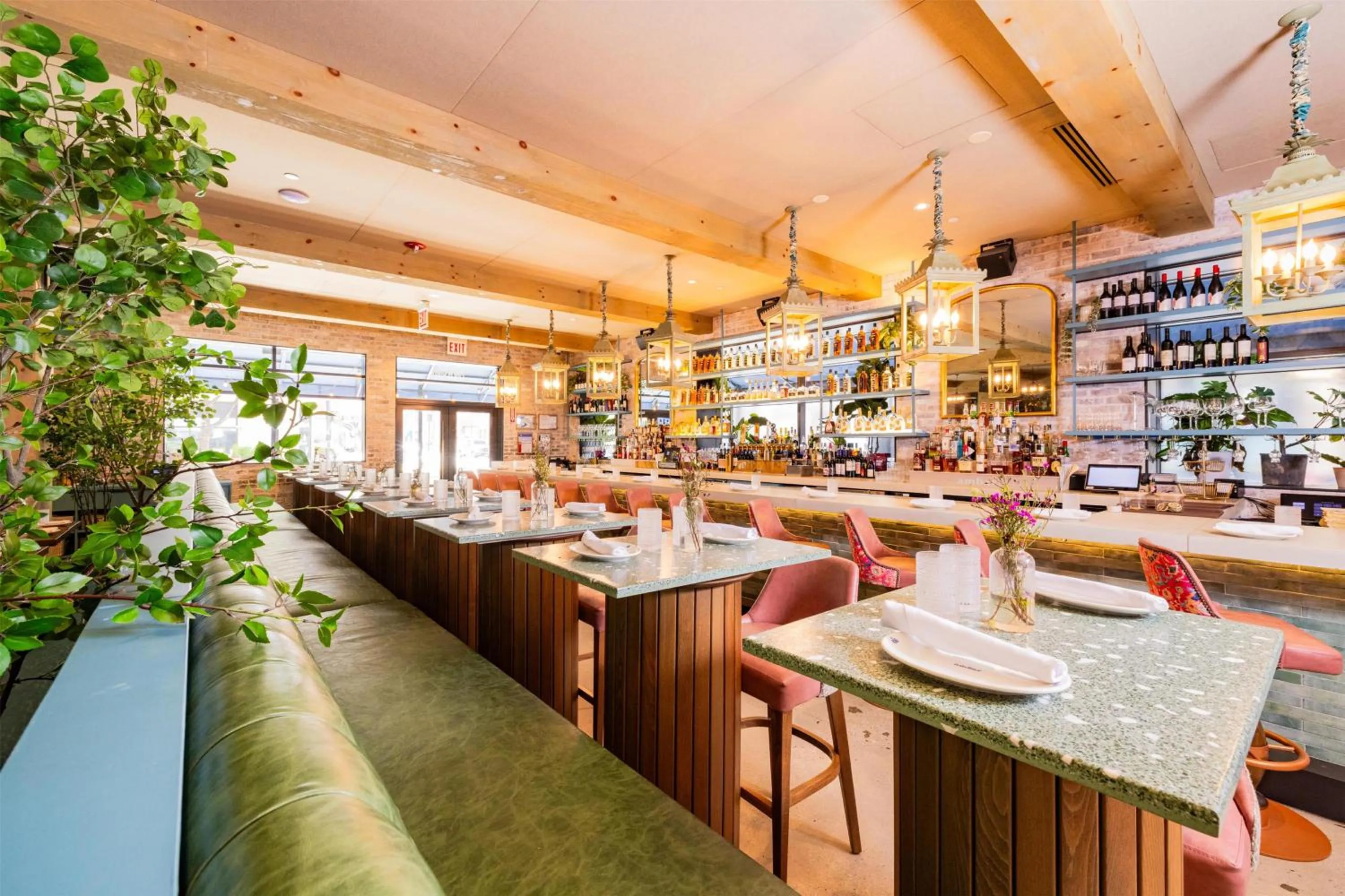 Restaurant/places to eat in Home2 Suites By Hilton Chicago River North