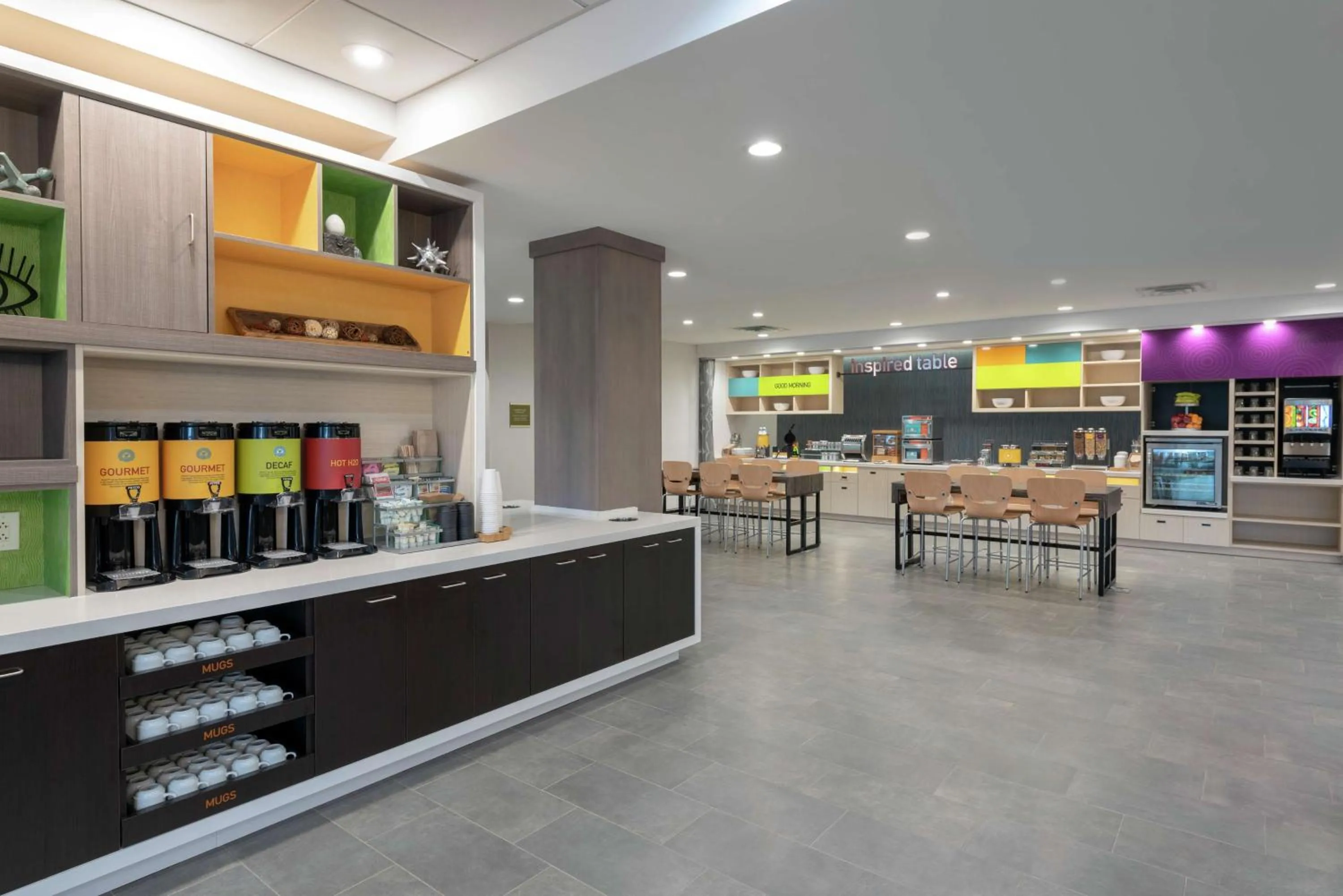 Breakfast in Home2 Suites By Hilton Indianapolis Airport