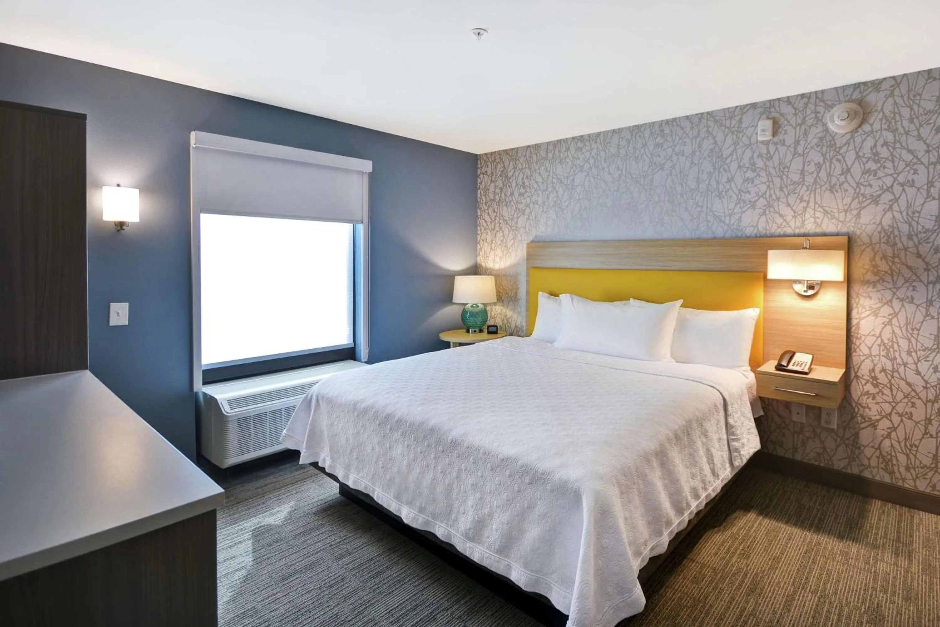 Bed in Home2 Suites By Hilton Warner Robins