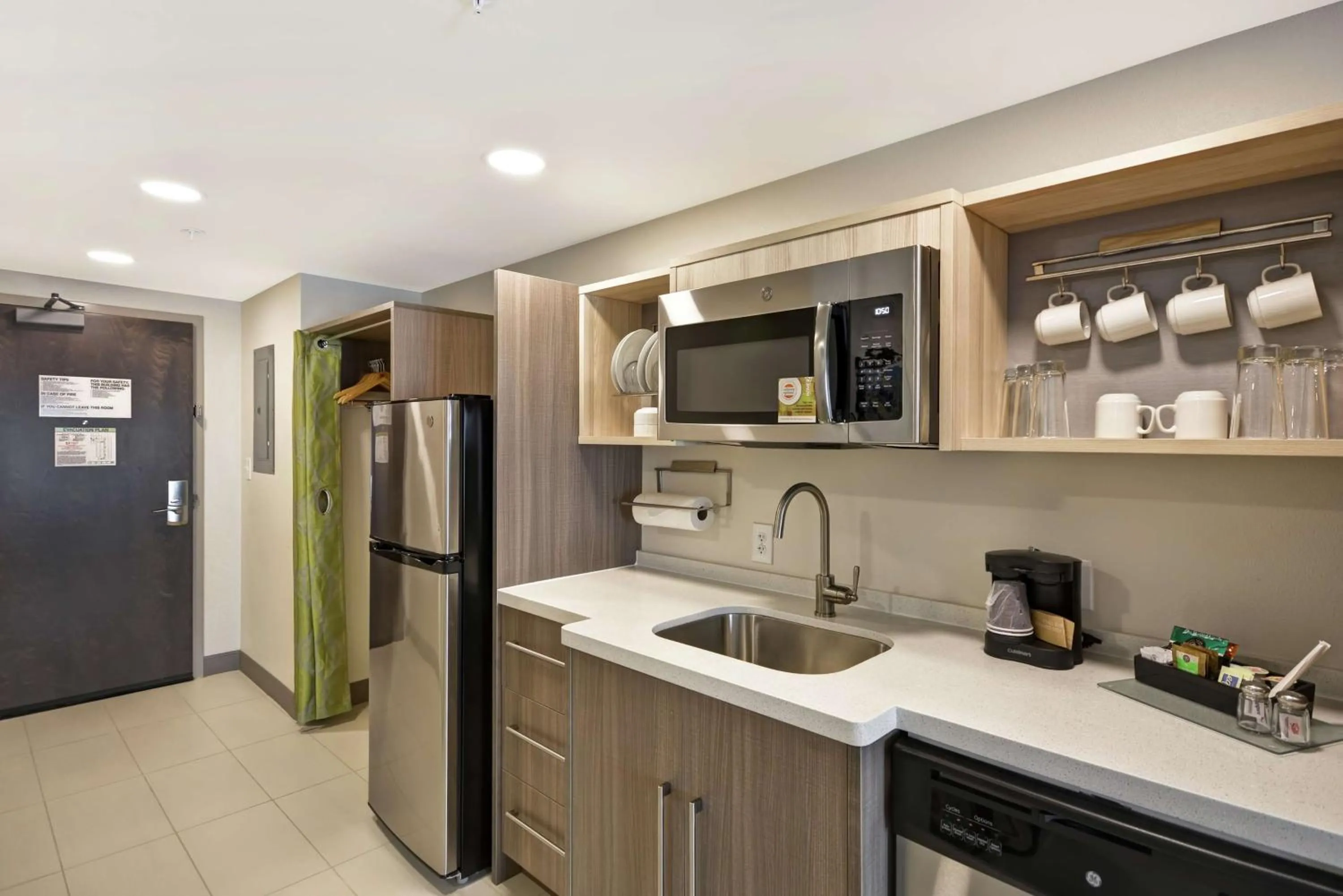 Kitchen or kitchenette in Home2 Suites By Hilton Warner Robins