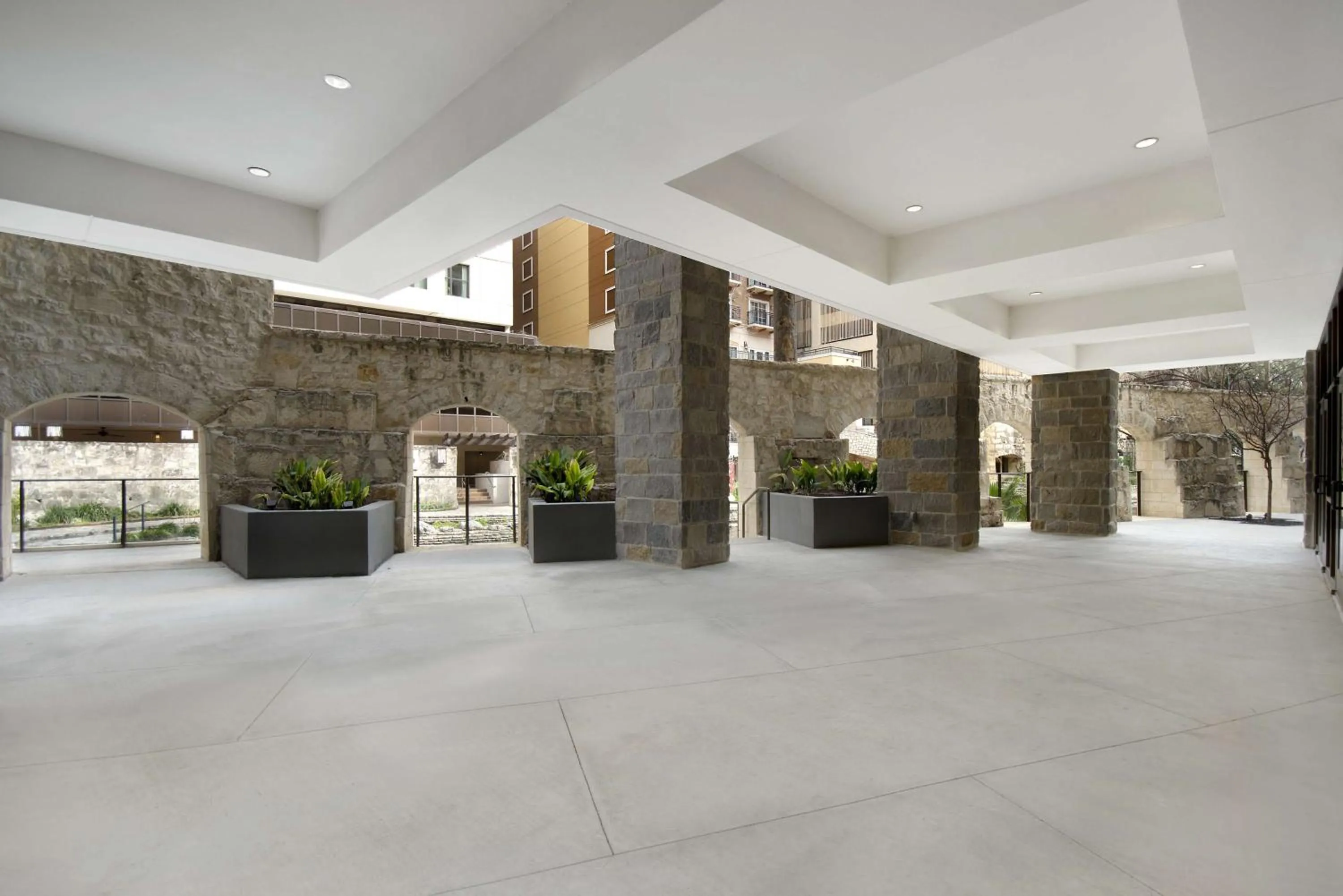 Patio in Hampton Inn & Suites San Antonio Riverwalk