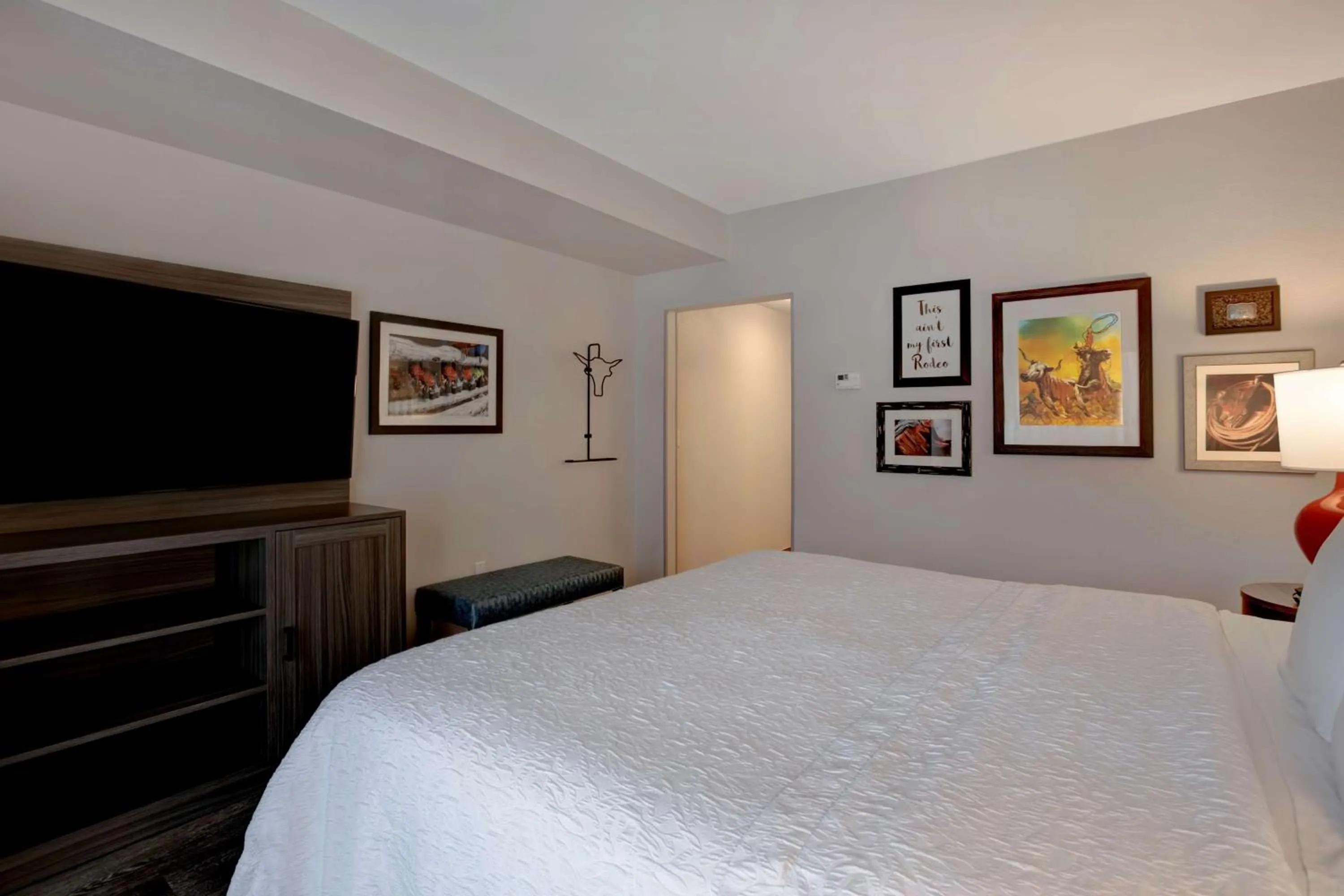 Bed in Hampton Inn & Suites San Antonio Riverwalk