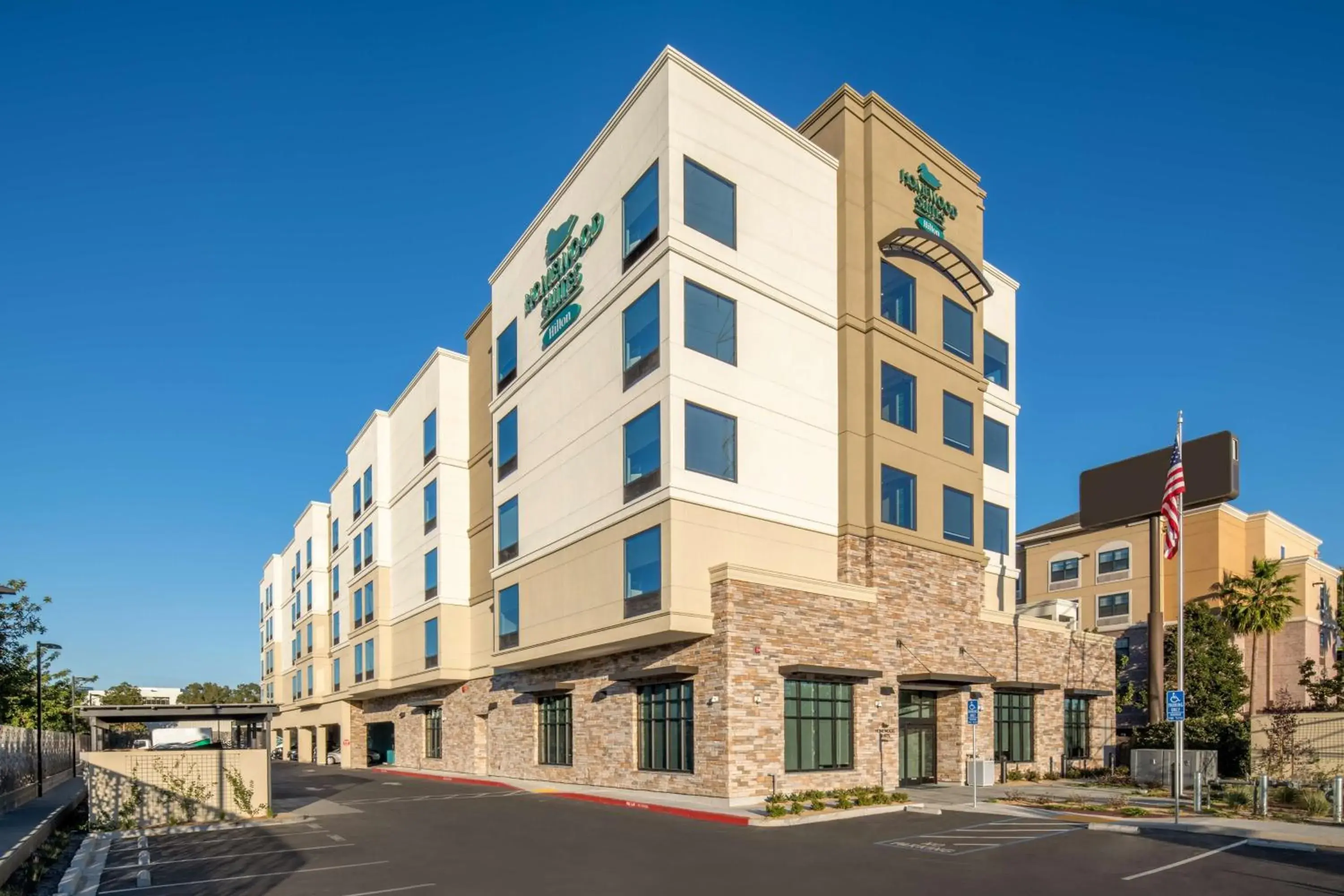 Property building in Homewood Suites By Hilton Belmont Property building in Homewood Suites By Hilton Belmont