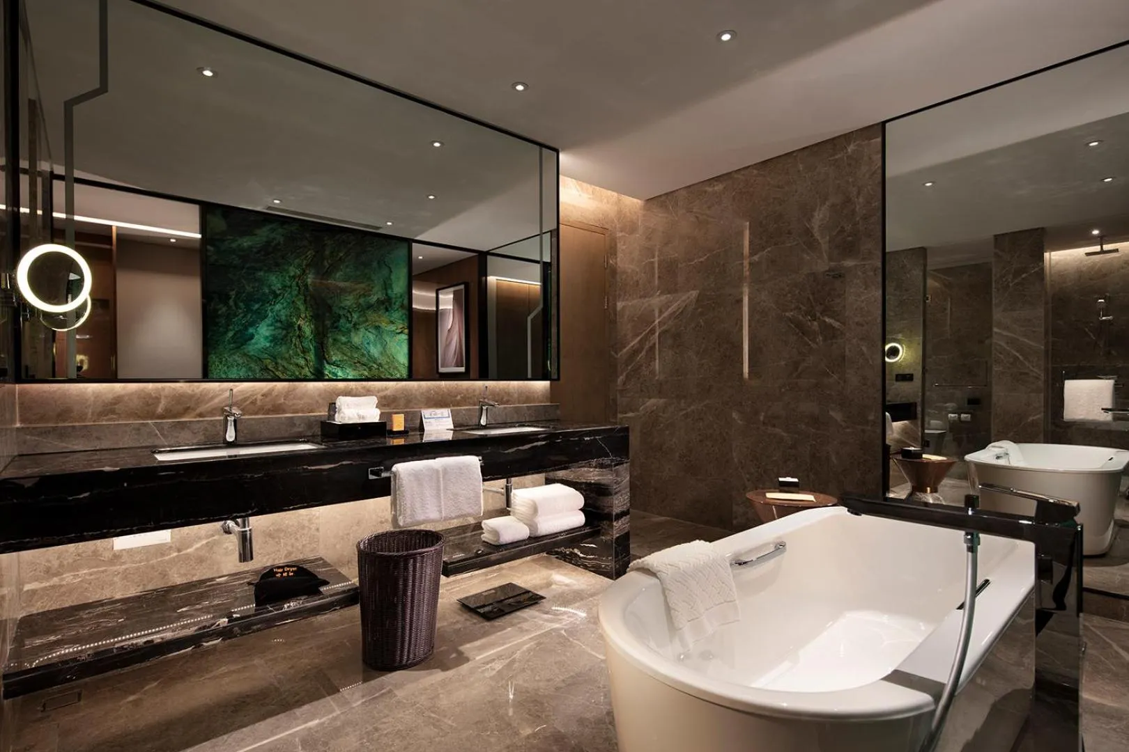 Bathroom in Hilton Taizhou