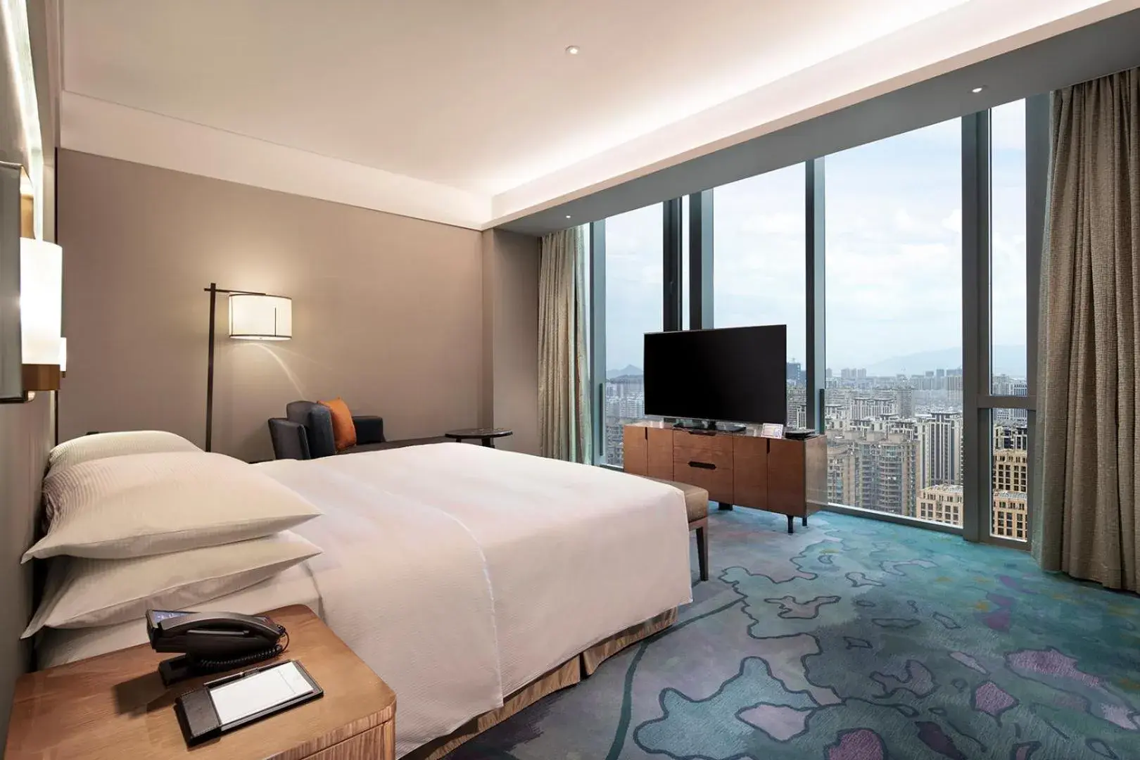 One-Bedroom Executive King Suite in Hilton Taizhou One-Bedroom Executive King Suite in Hilton Taizhou