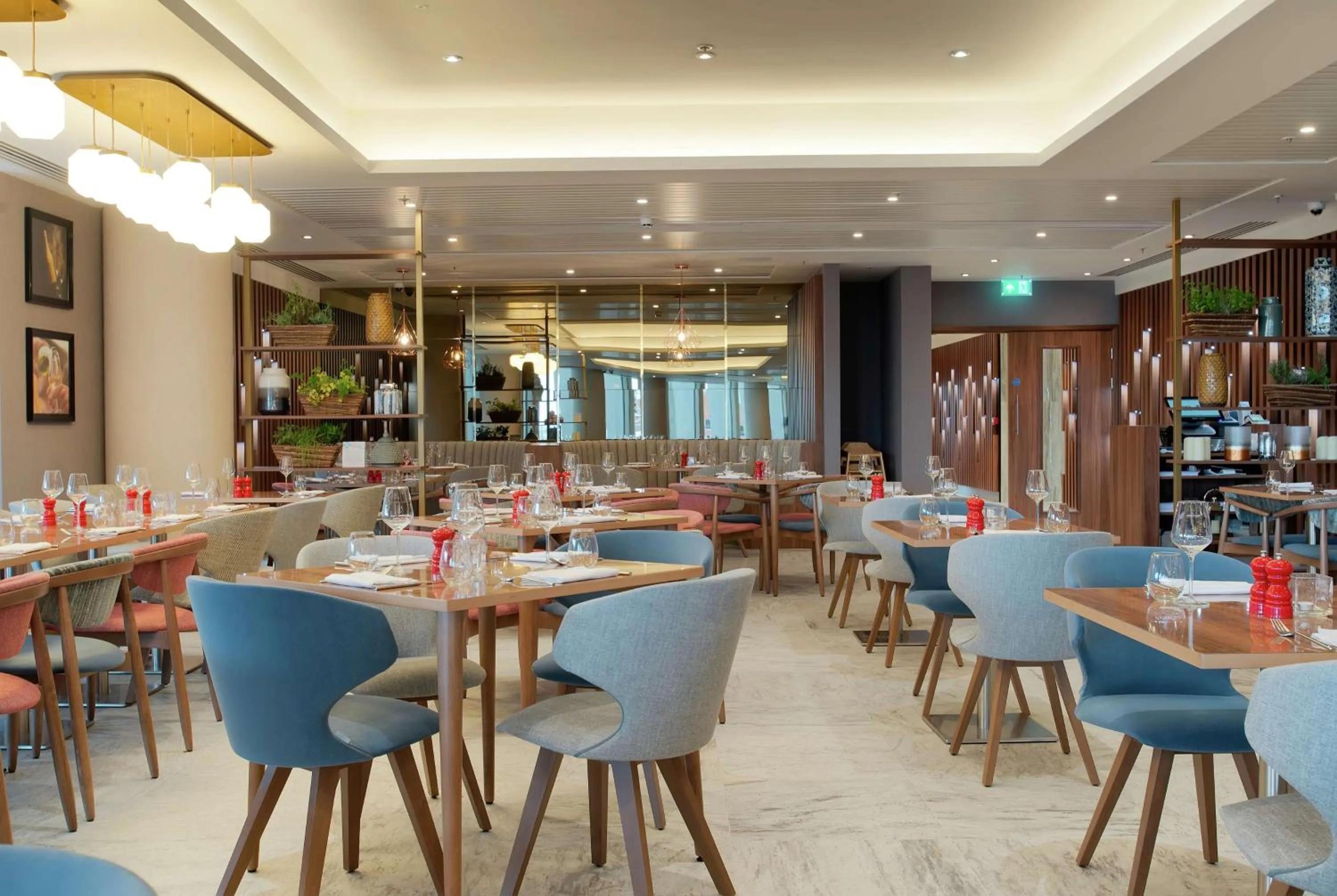 Restaurant/places to eat in Hilton Garden Inn London Heathrow Terminal 2 and 3