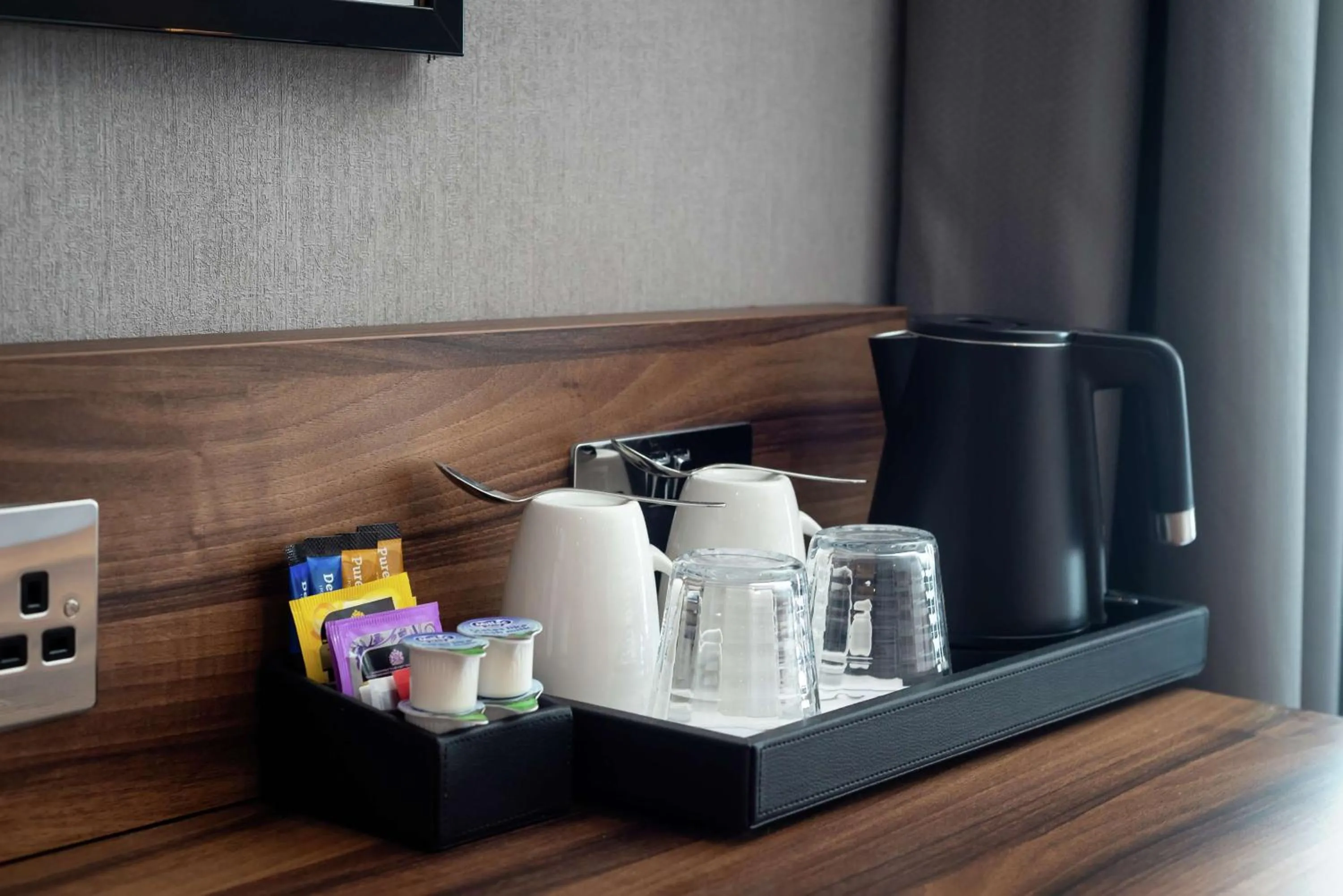 Photo of the whole room in Hilton Garden Inn London Heathrow Terminal 2 and 3