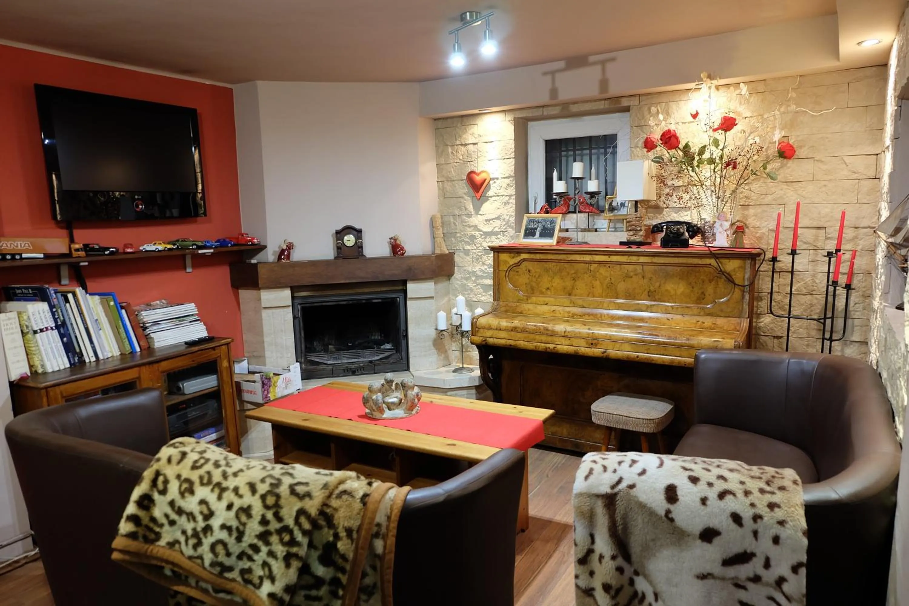 Communal lounge/ TV room in Willa Pod Aniołem - Pokoje Gościnne & Apartamenty z widokiem na góry