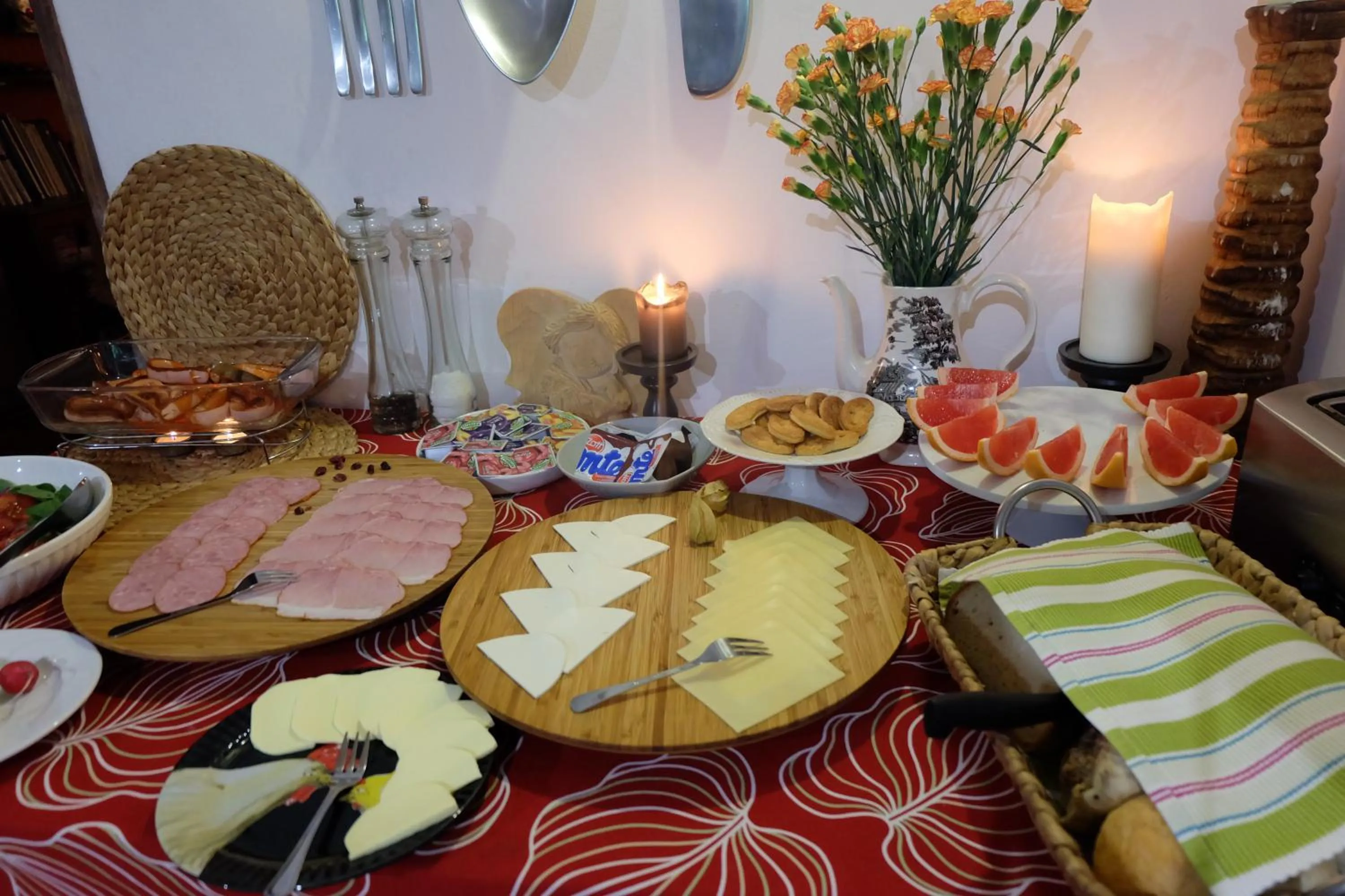 Buffet breakfast in Willa Pod Aniołem - Pokoje Gościnne & Apartamenty z widokiem na góry