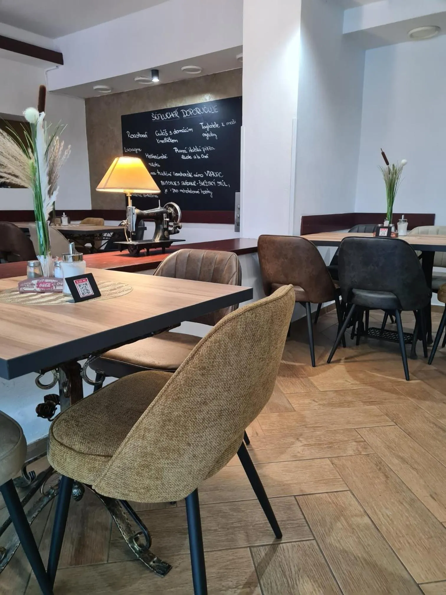 Restaurant/places to eat in Hotel Montenegro