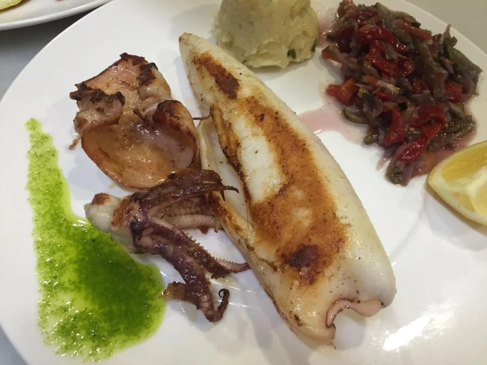 Food in Albenzaire Hotel Asador