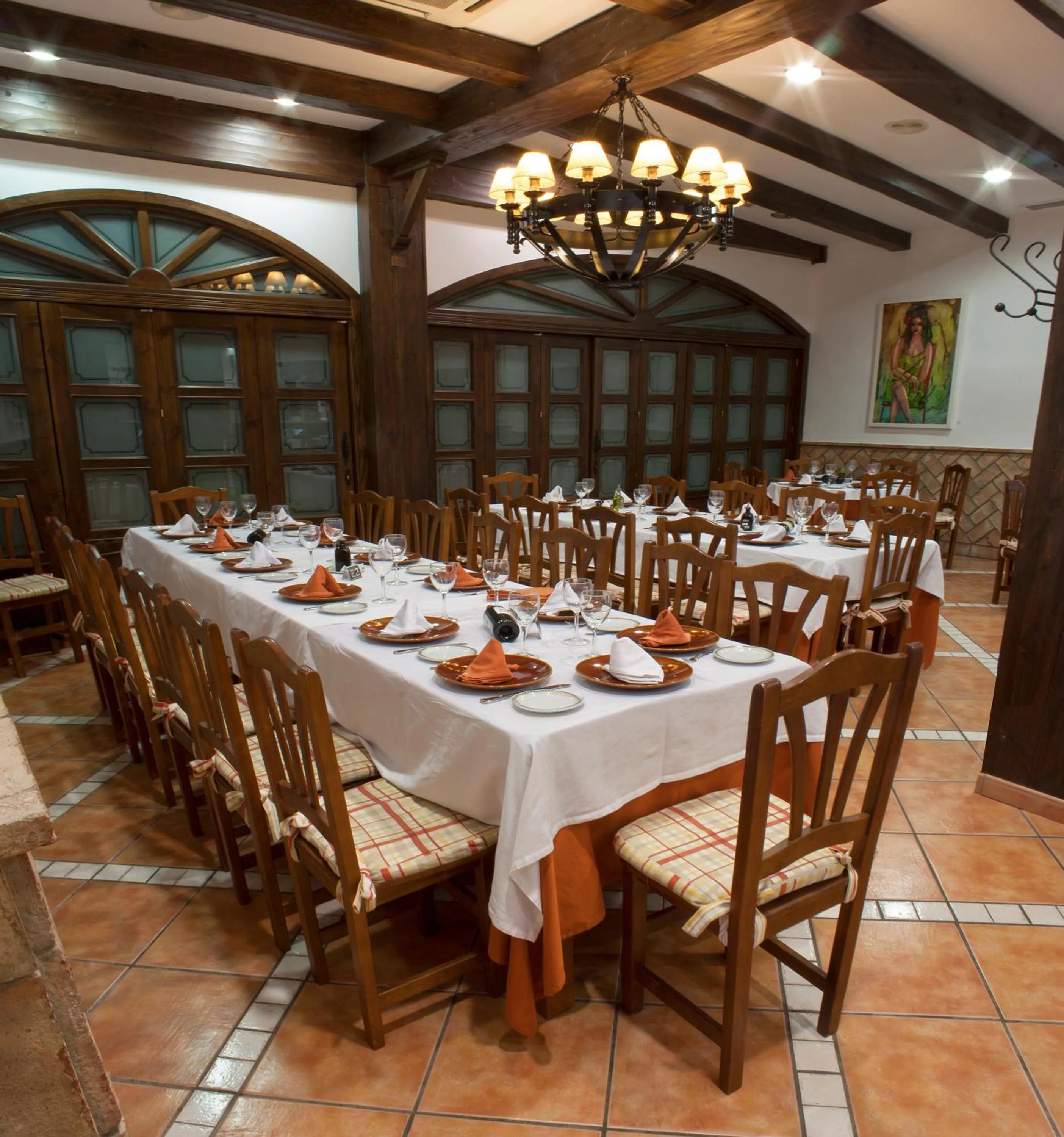 Restaurant/places to eat in Albenzaire Hotel Asador