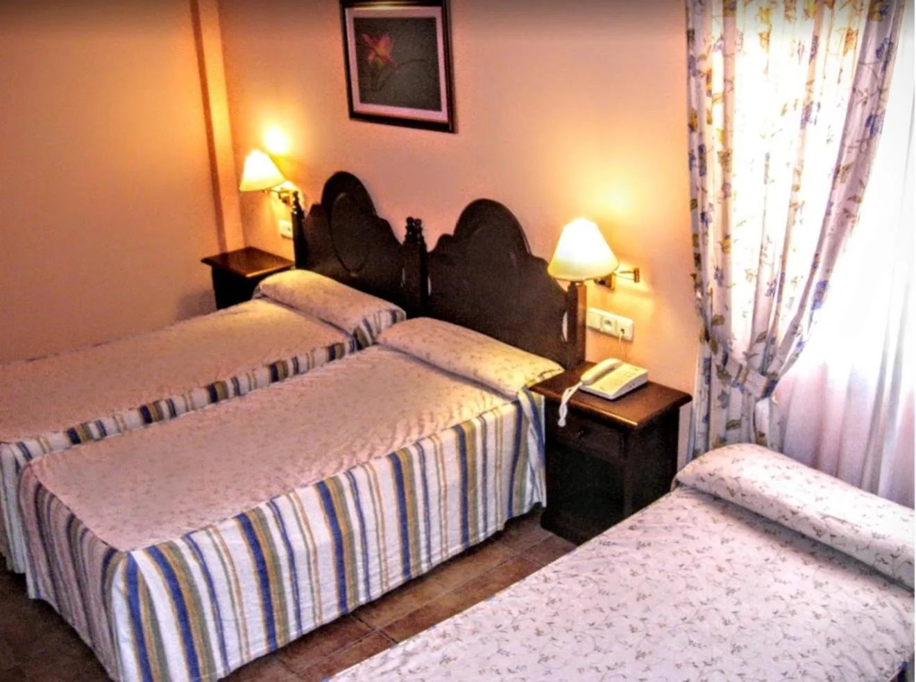 Photo of the whole room in Albenzaire Hotel Asador