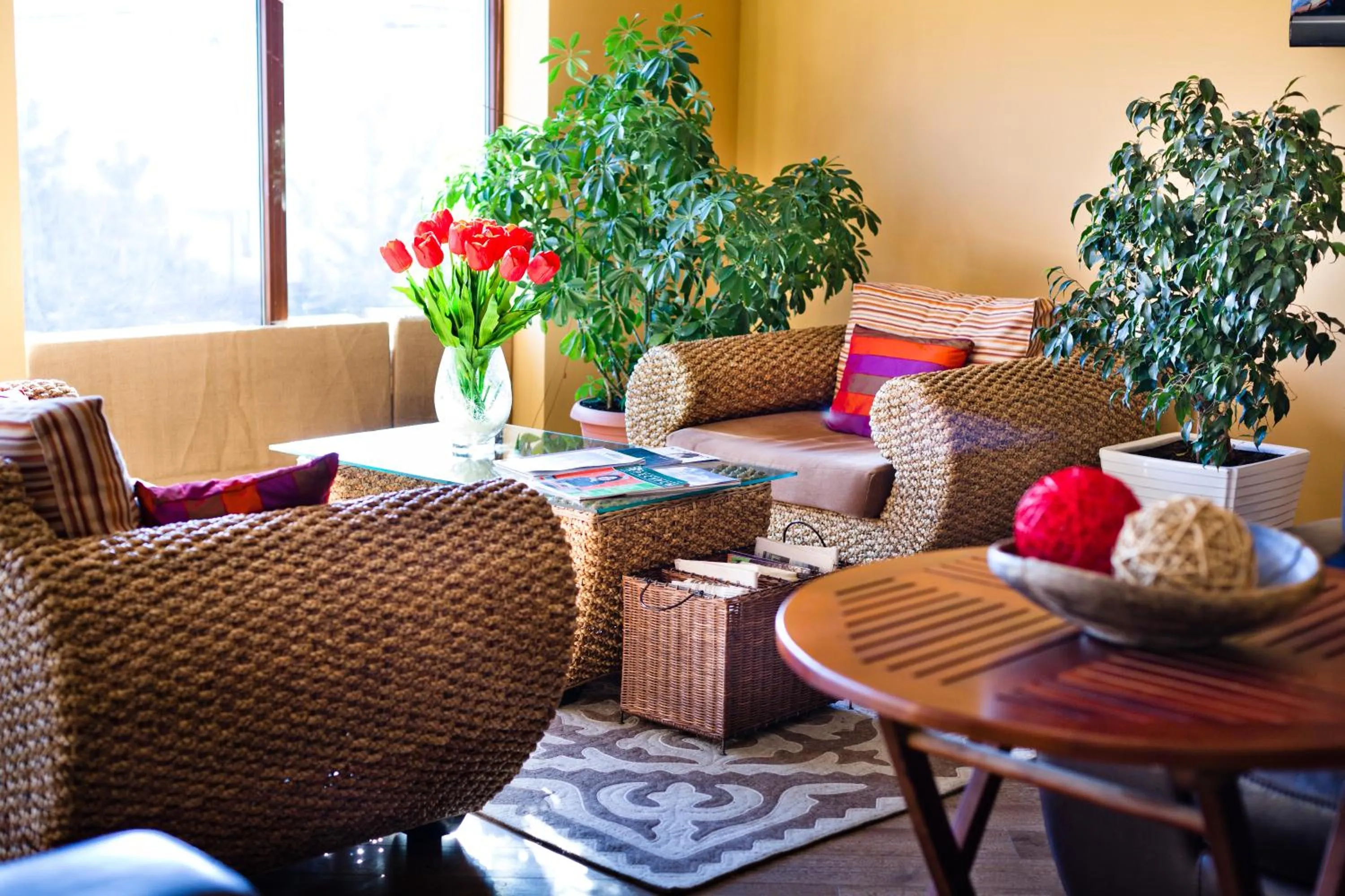 Communal lounge/ TV room in Tian-Shan Hotel