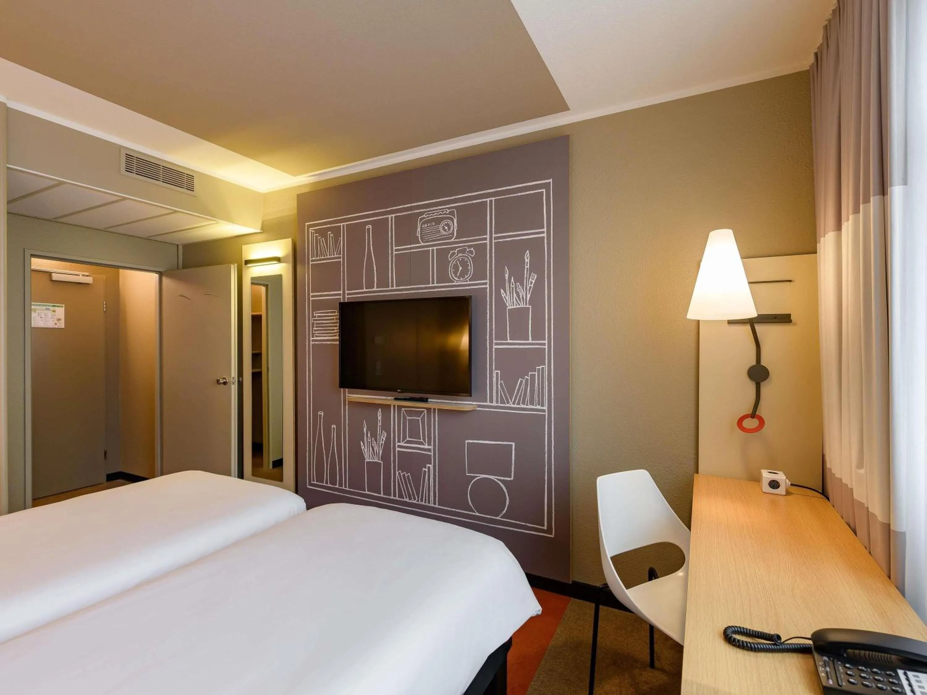 Bedroom, Bed in ibis Nürnberg City am Plärrer