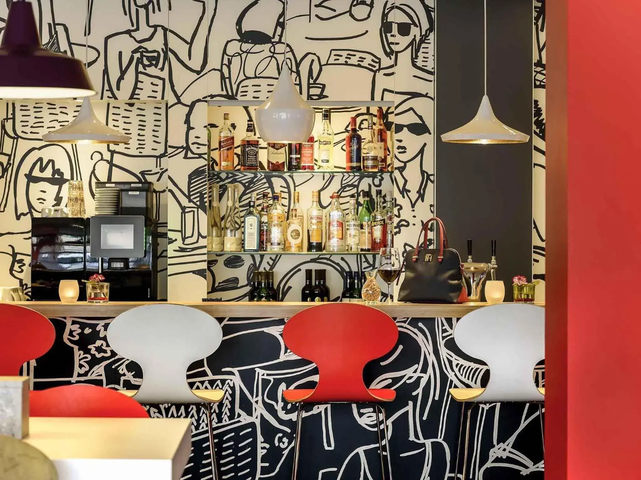 Lounge or bar in ibis Nürnberg City am Plärrer Lounge or bar in ibis Nürnberg City am Plärrer