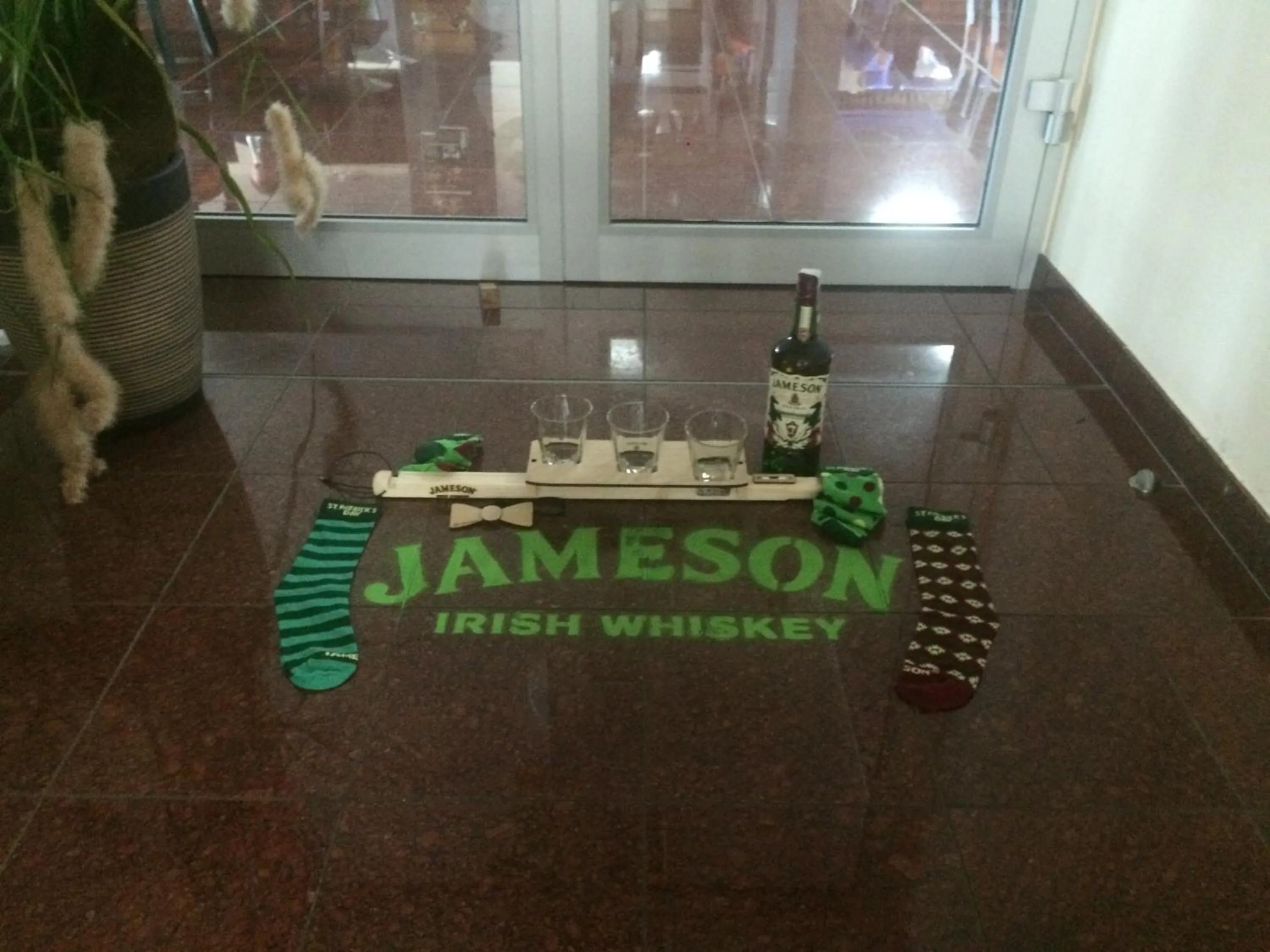 Restaurant/places to eat in Hotel Arena