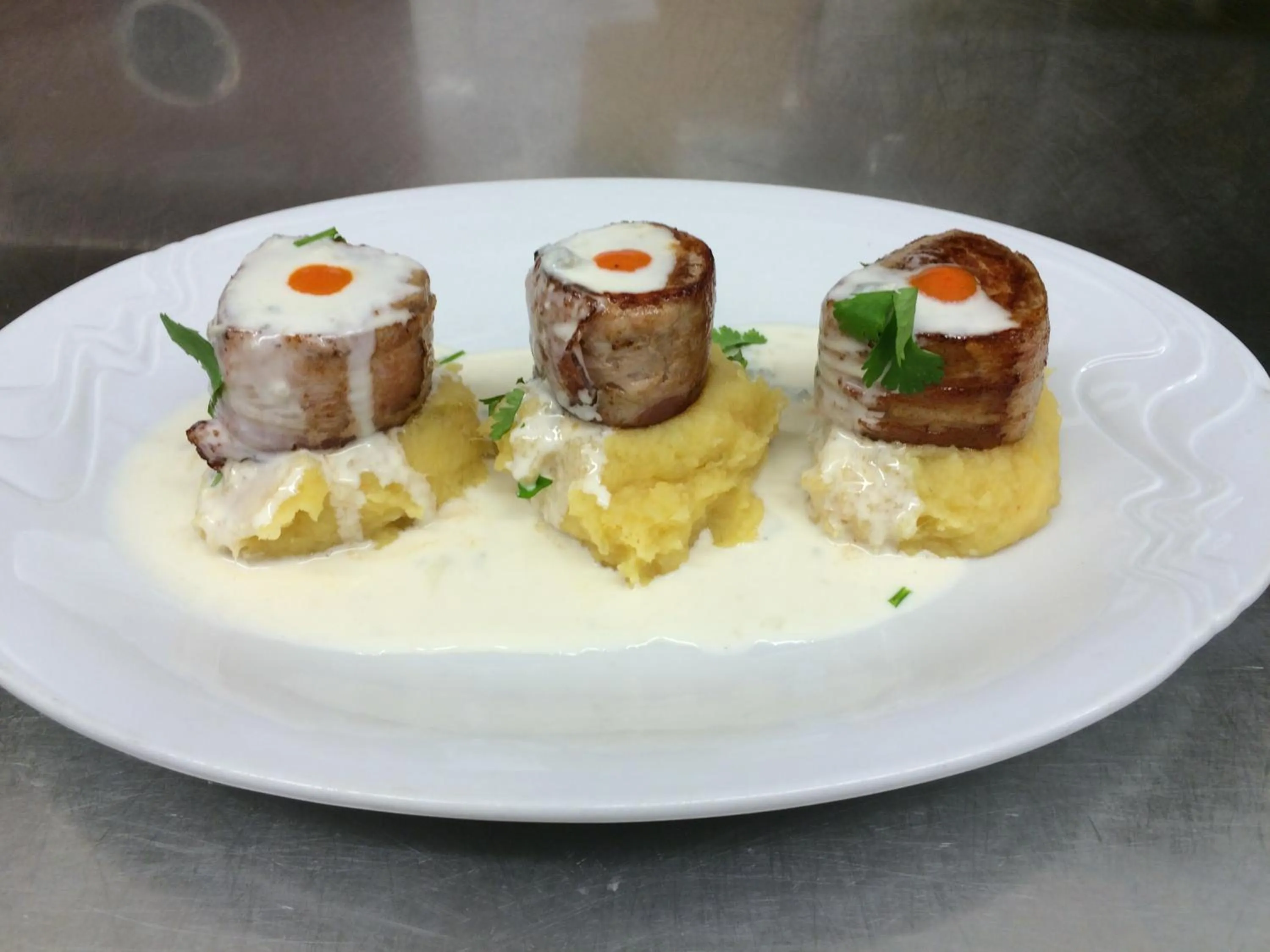 Restaurant/places to eat in Hotel Arena