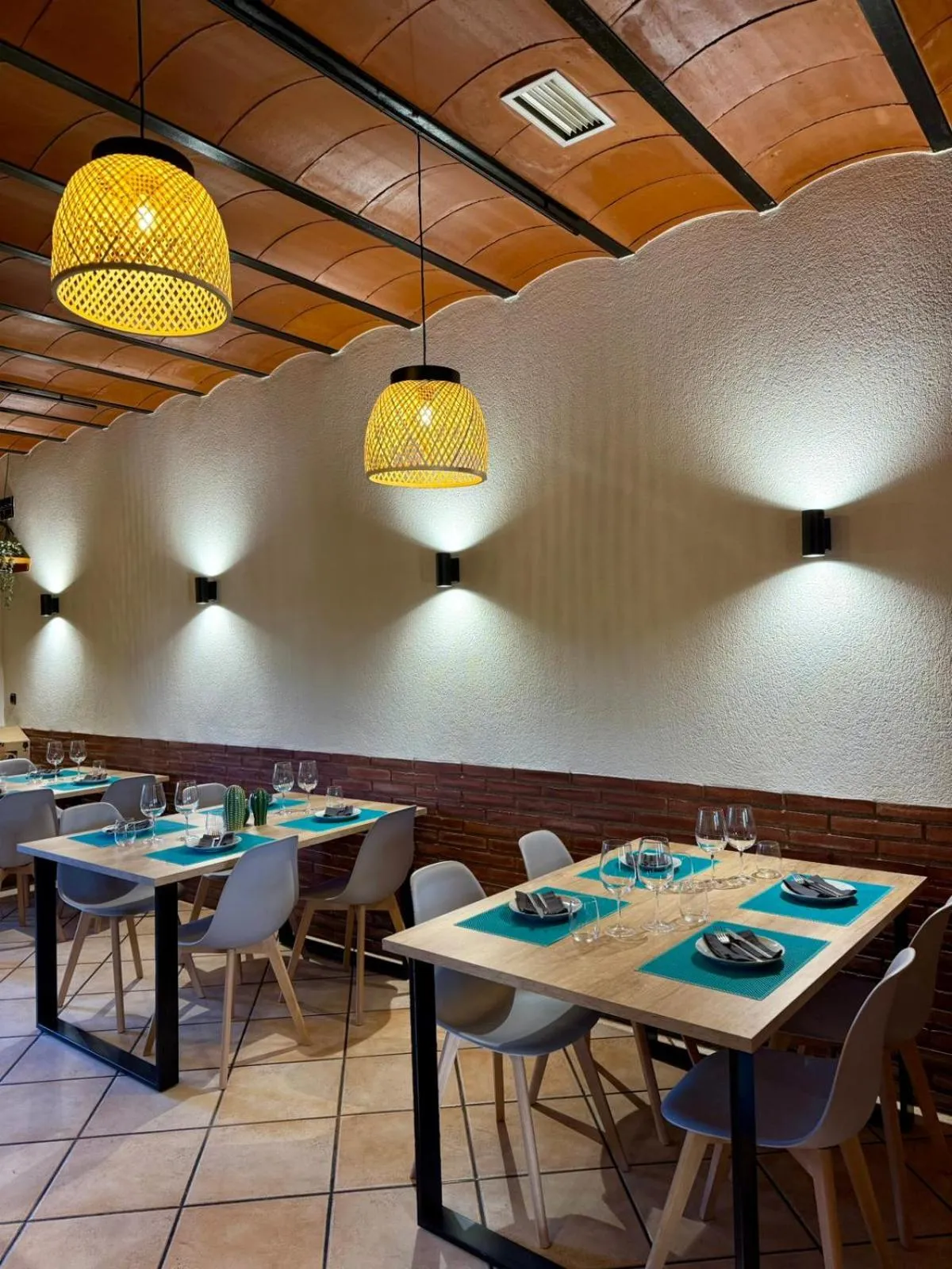 Restaurant/places to eat in Hostal Sant Roc