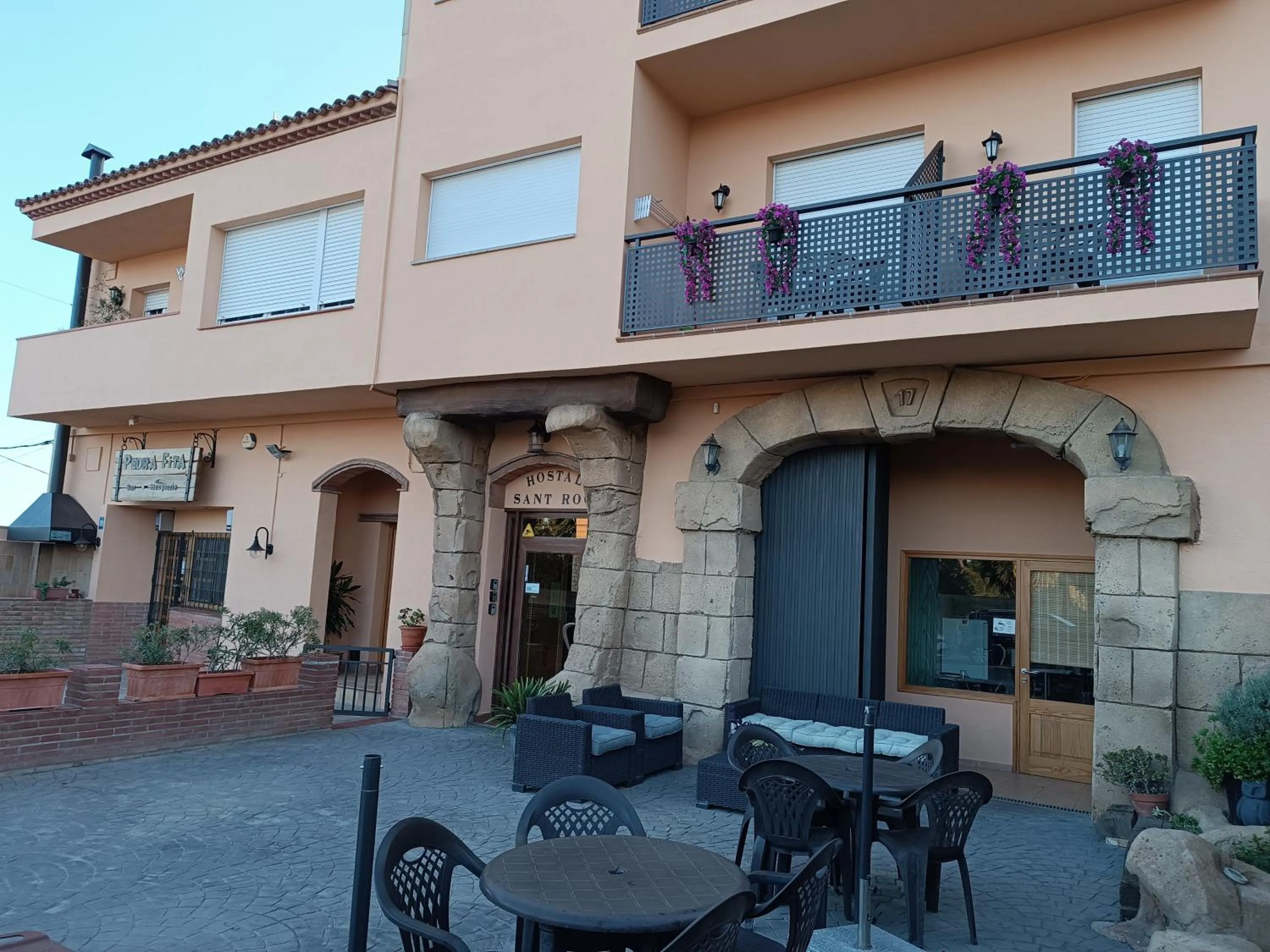 Property building in Hostal Sant Roc