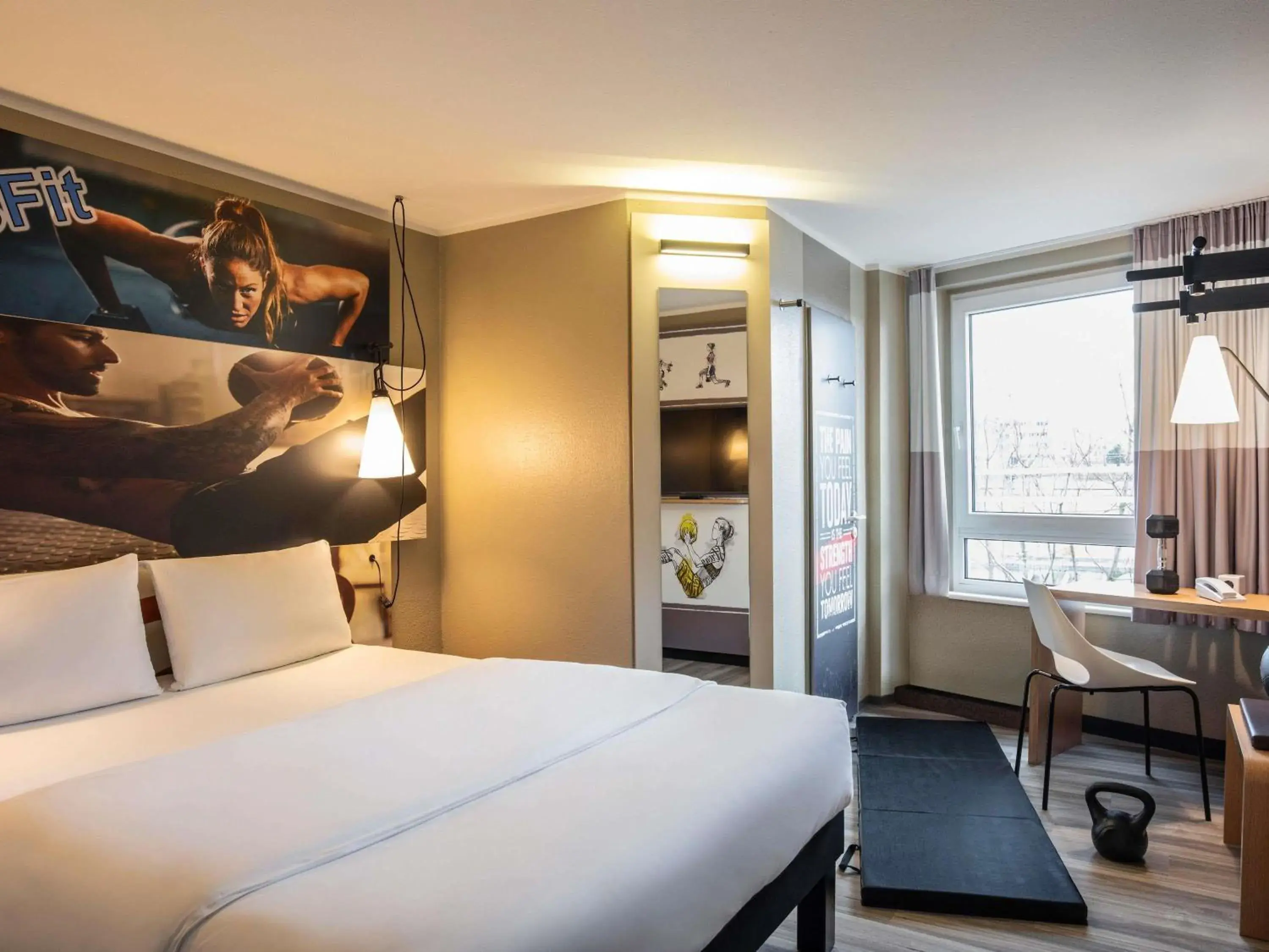 Bedroom, Bed in ibis Heidelberg Hauptbahnhof Bedroom, Bed in ibis Heidelberg Hauptbahnhof