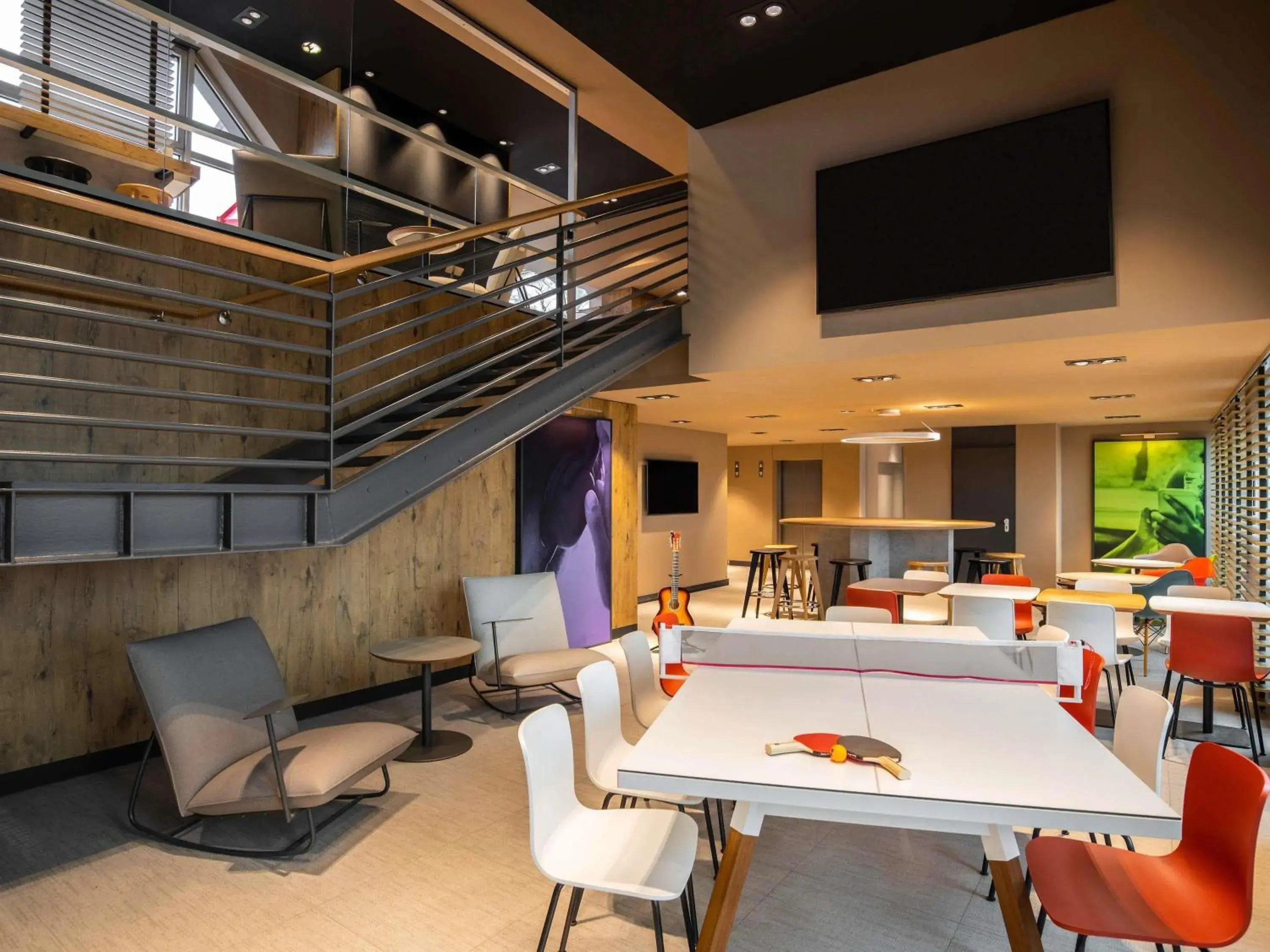 Lounge or bar in ibis Heidelberg Hauptbahnhof Lounge or bar in ibis Heidelberg Hauptbahnhof