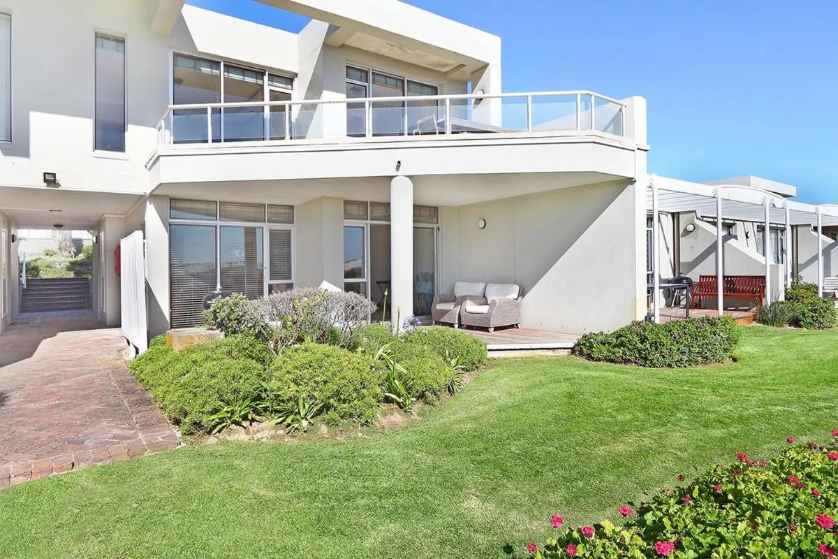 Dolphin Beach E5