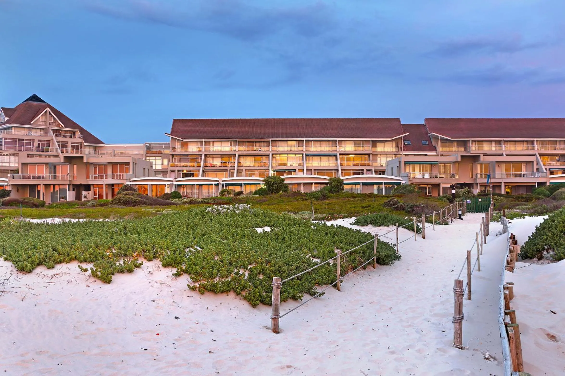 Dolphin Beach E5